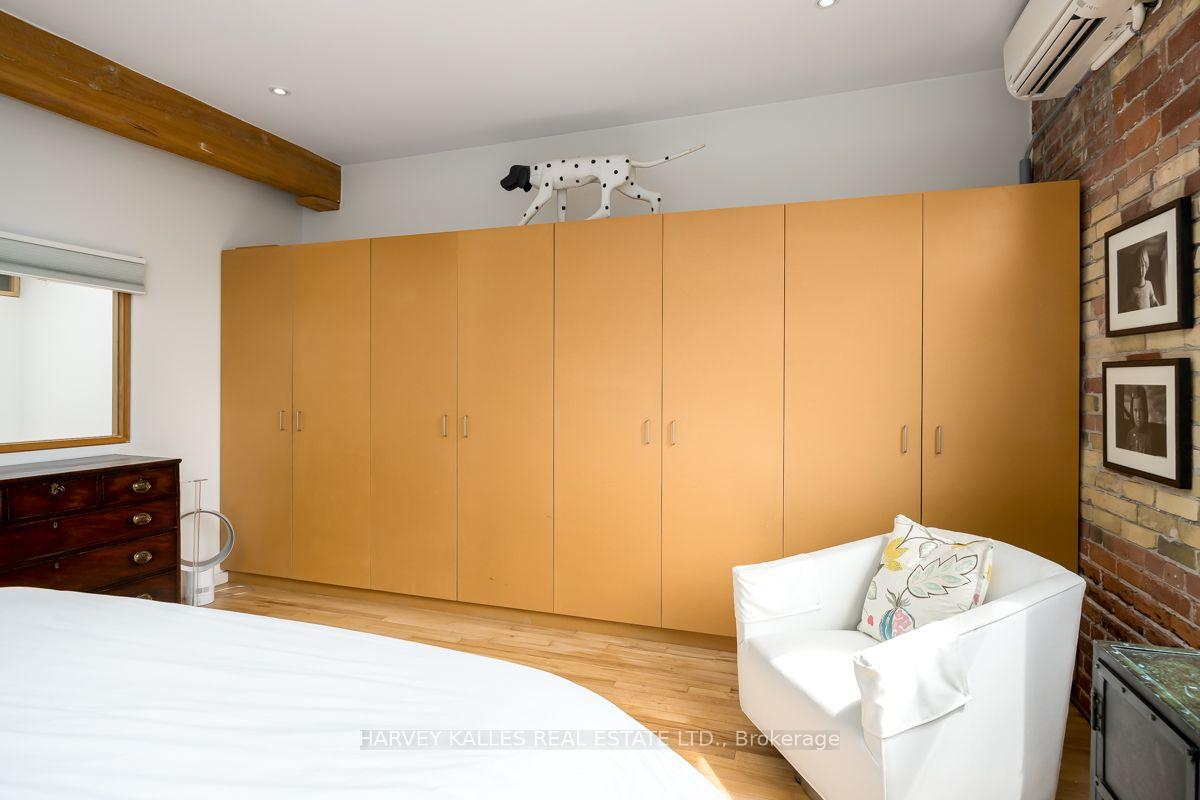 200 Clinton Street 7, Toronto Unit: 7