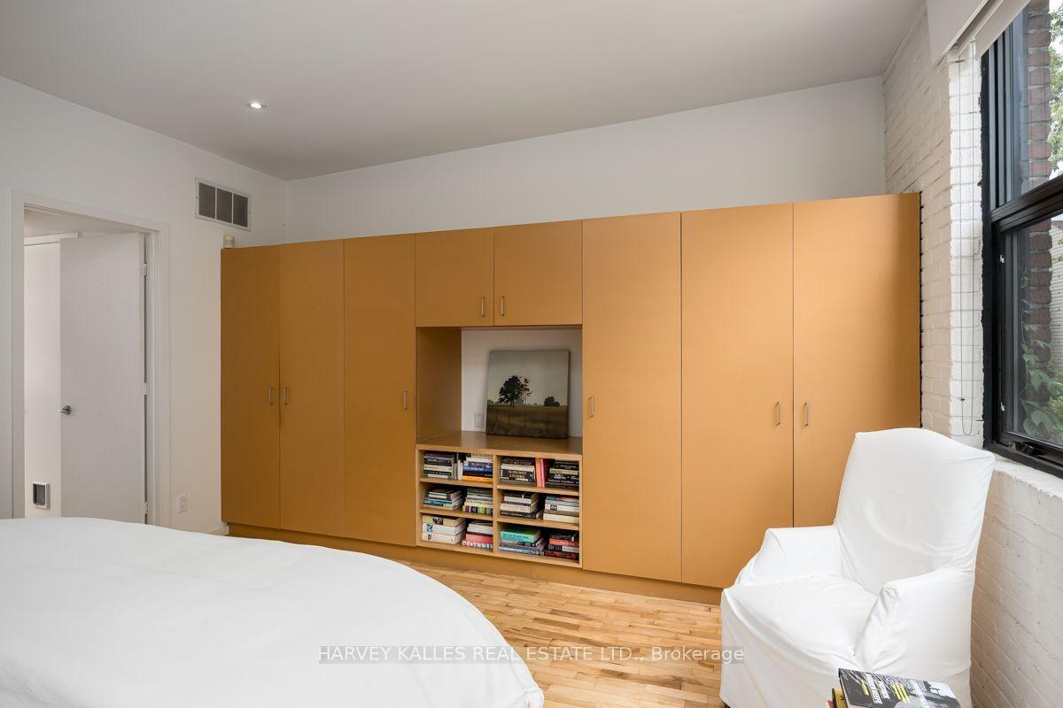 200 Clinton Street 7, Toronto Unit: 7