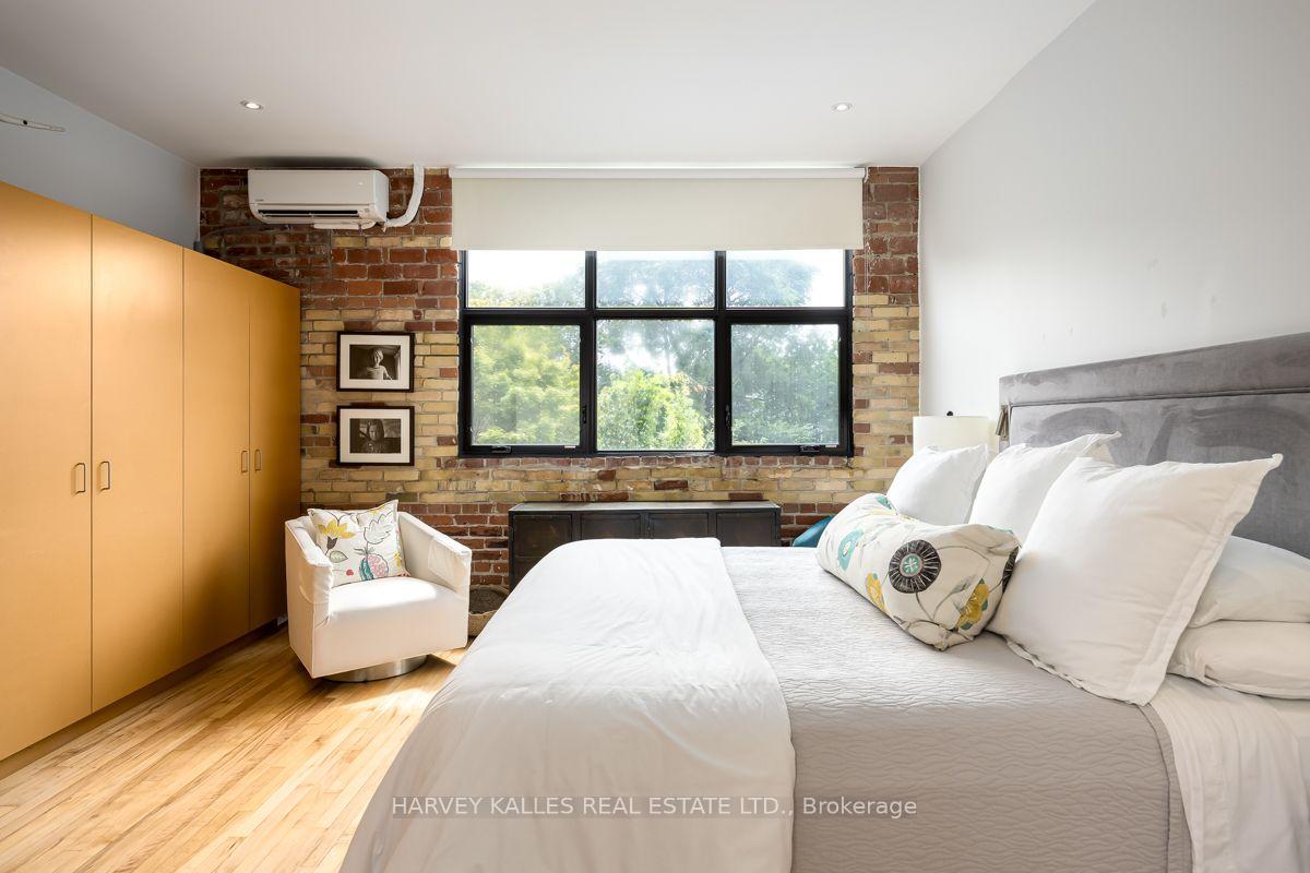 200 Clinton Street 7, Toronto Unit: 7