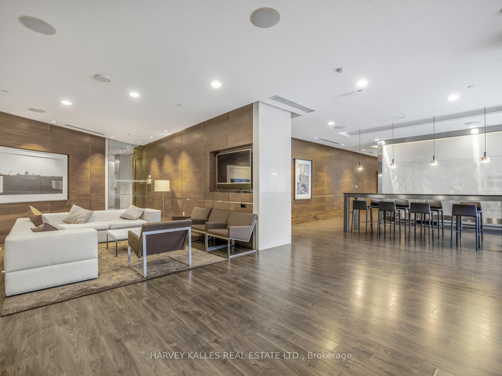 5 Sheppard Avenue E 2121, Toronto Unit: 2121