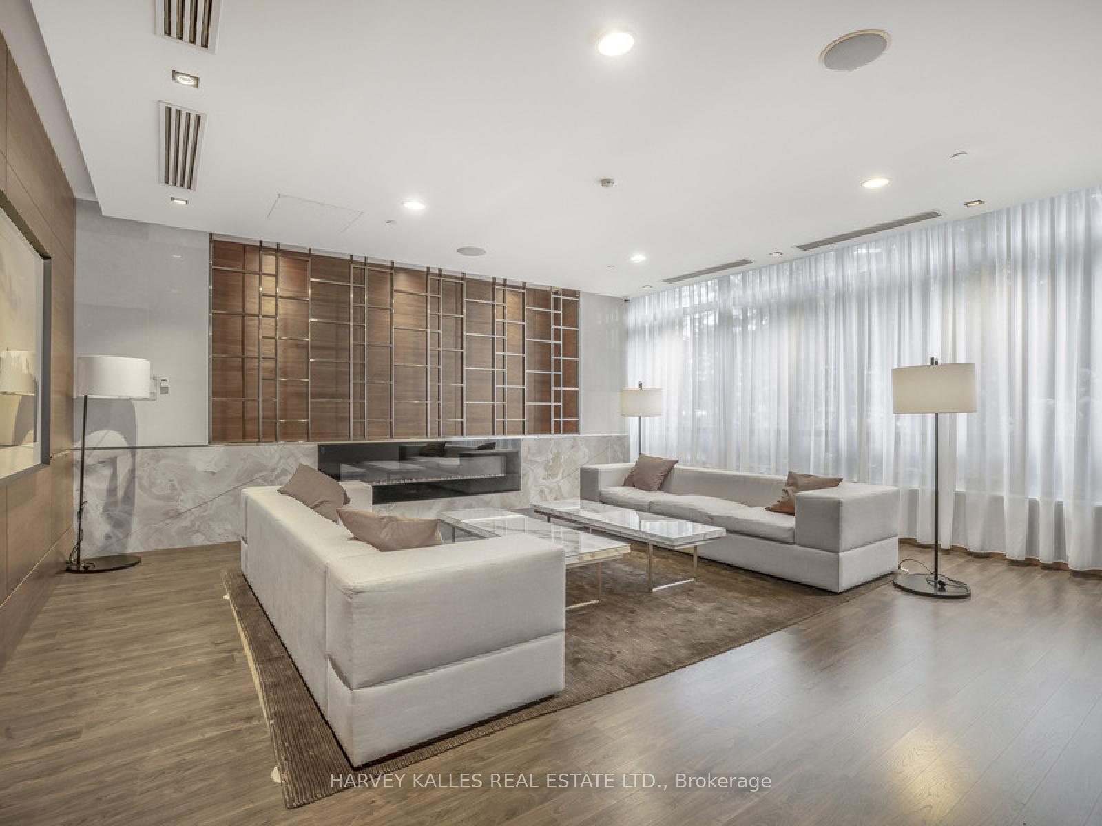 5 Sheppard Avenue E 2121, Toronto Unit: 2121