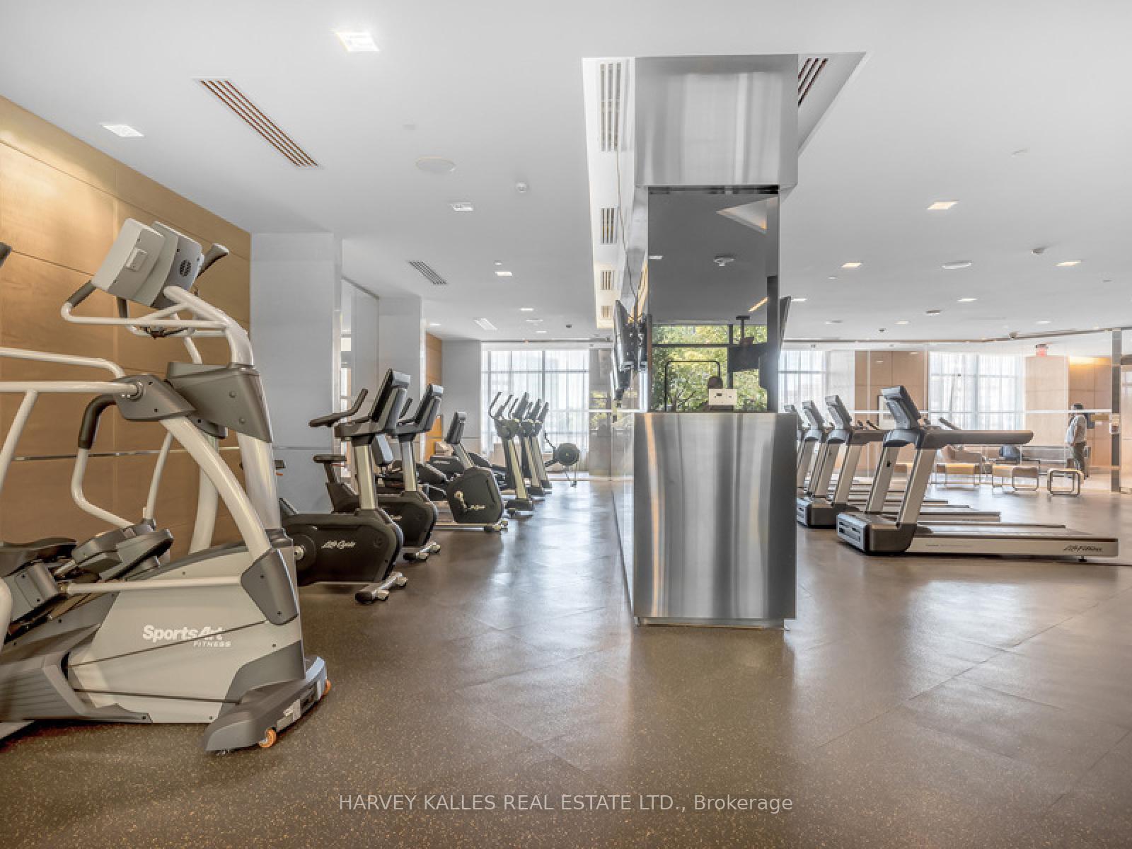 5 Sheppard Avenue E 2121, Toronto Unit: 2121