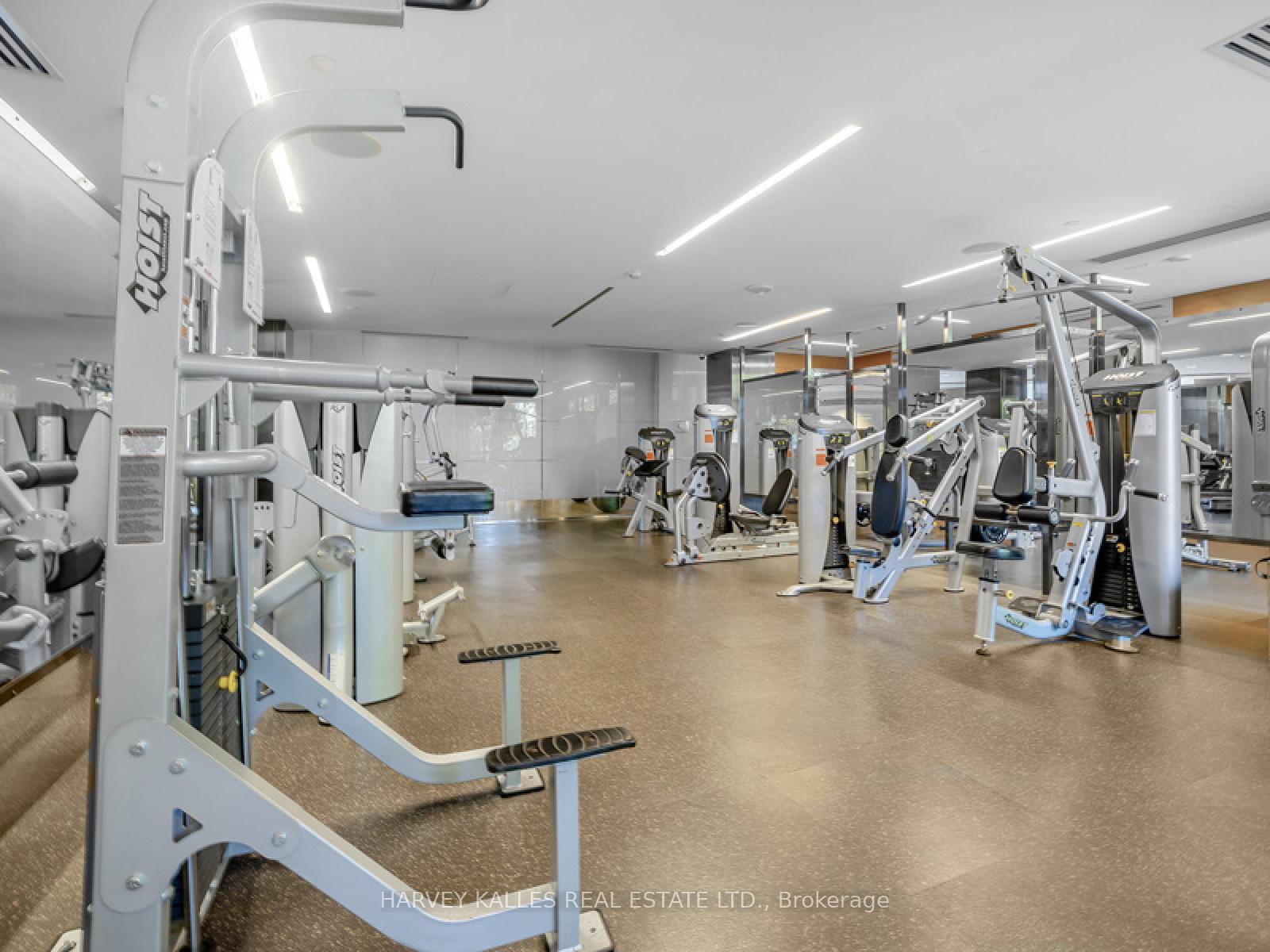 5 Sheppard Avenue E 2121, Toronto Unit: 2121