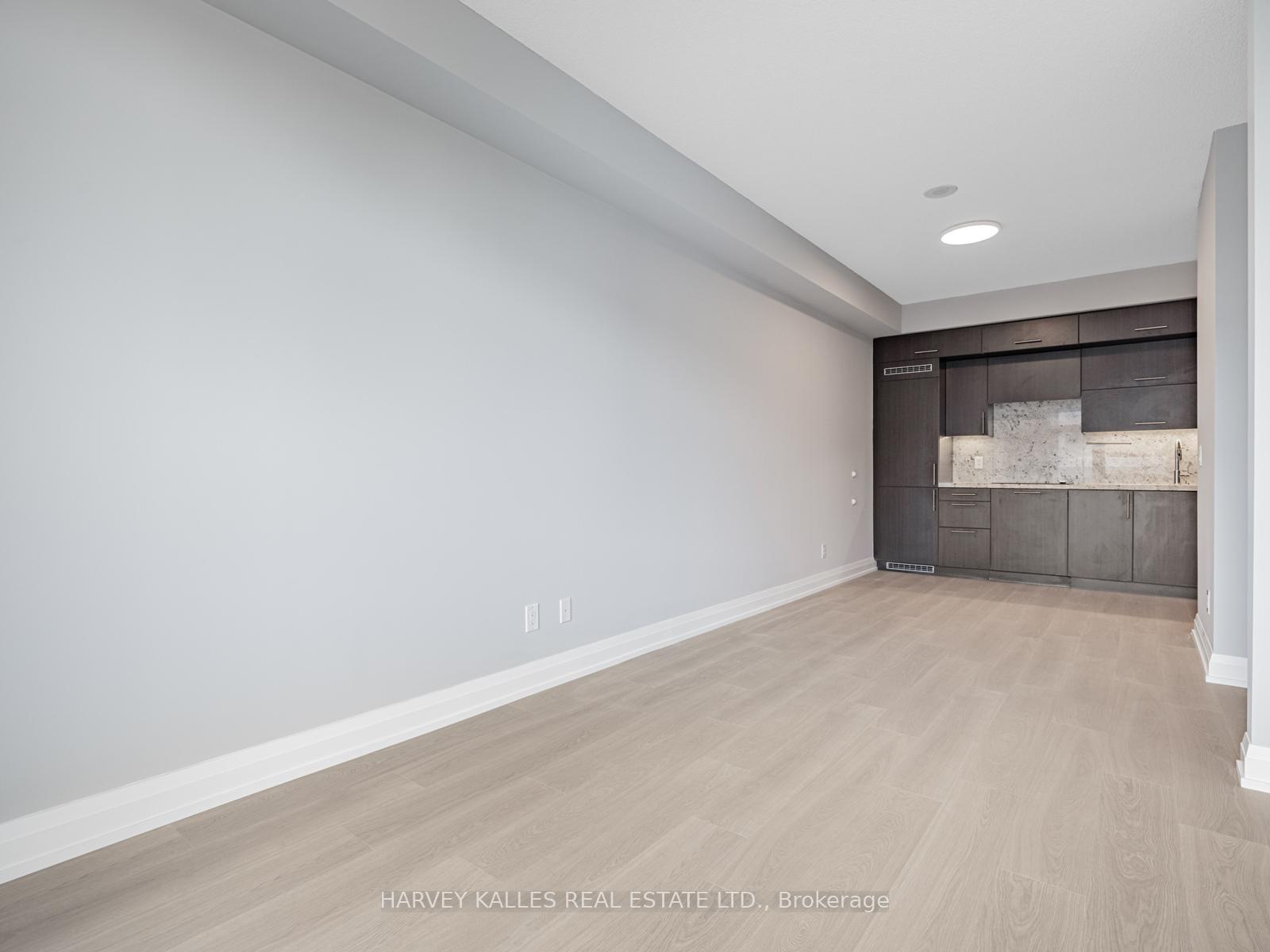 5 Sheppard Avenue E 2121, Toronto Unit: 2121