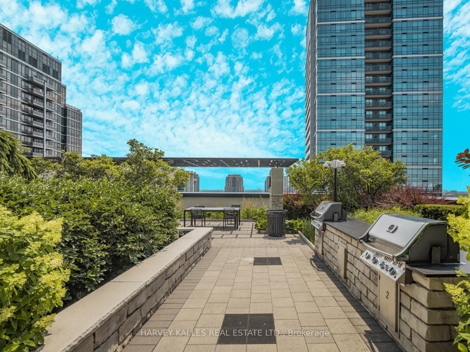 5 Sheppard Avenue E 2121, Toronto Unit: 2121