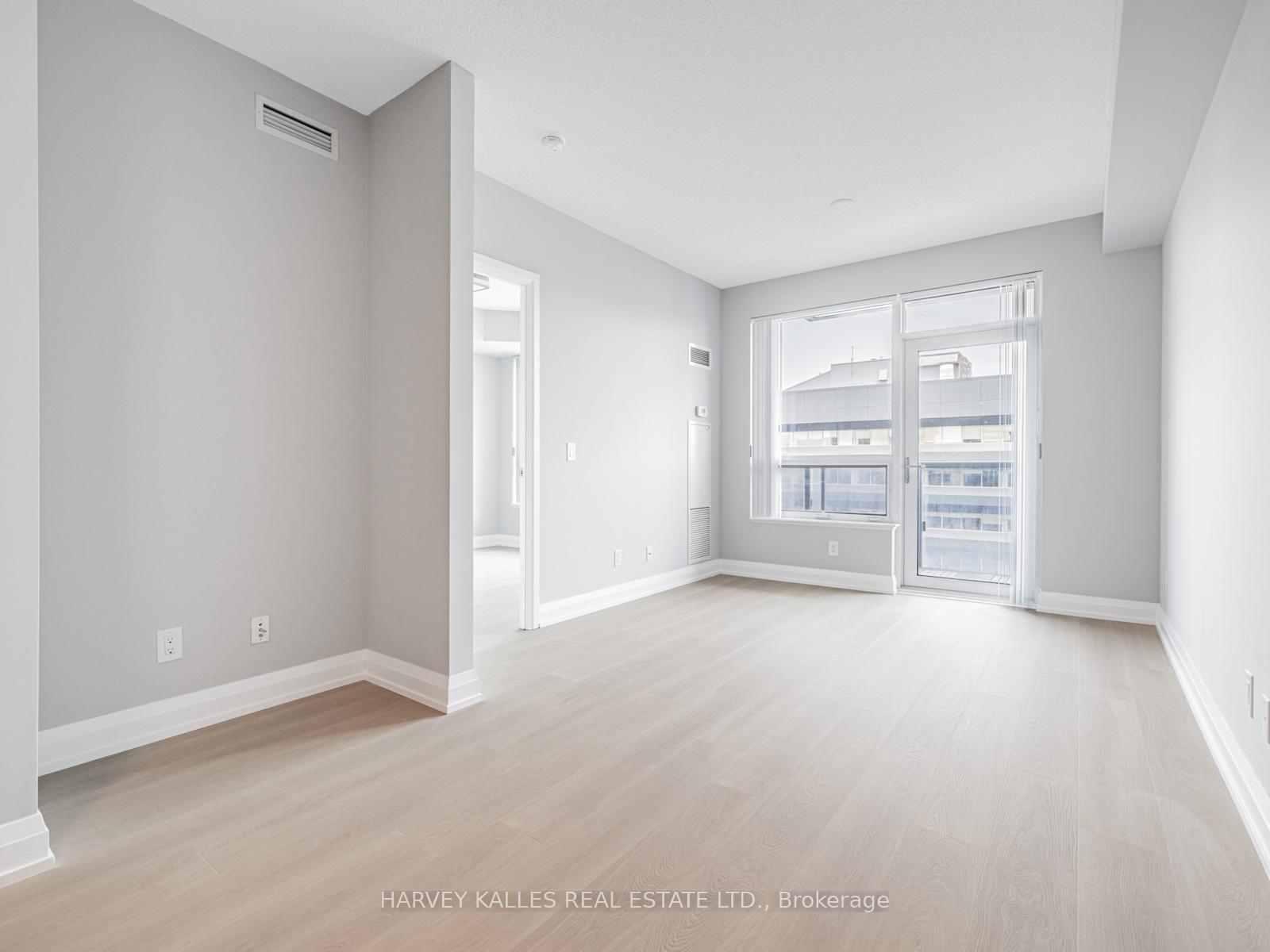 5 Sheppard Avenue E 2121, Toronto Unit: 2121