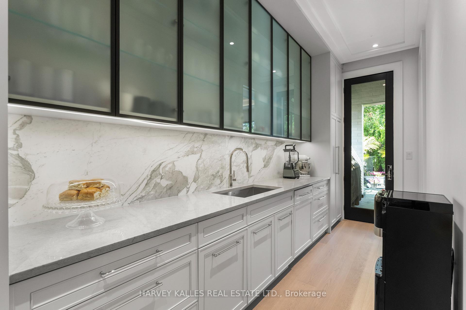 106 Richview Avenue, Toronto