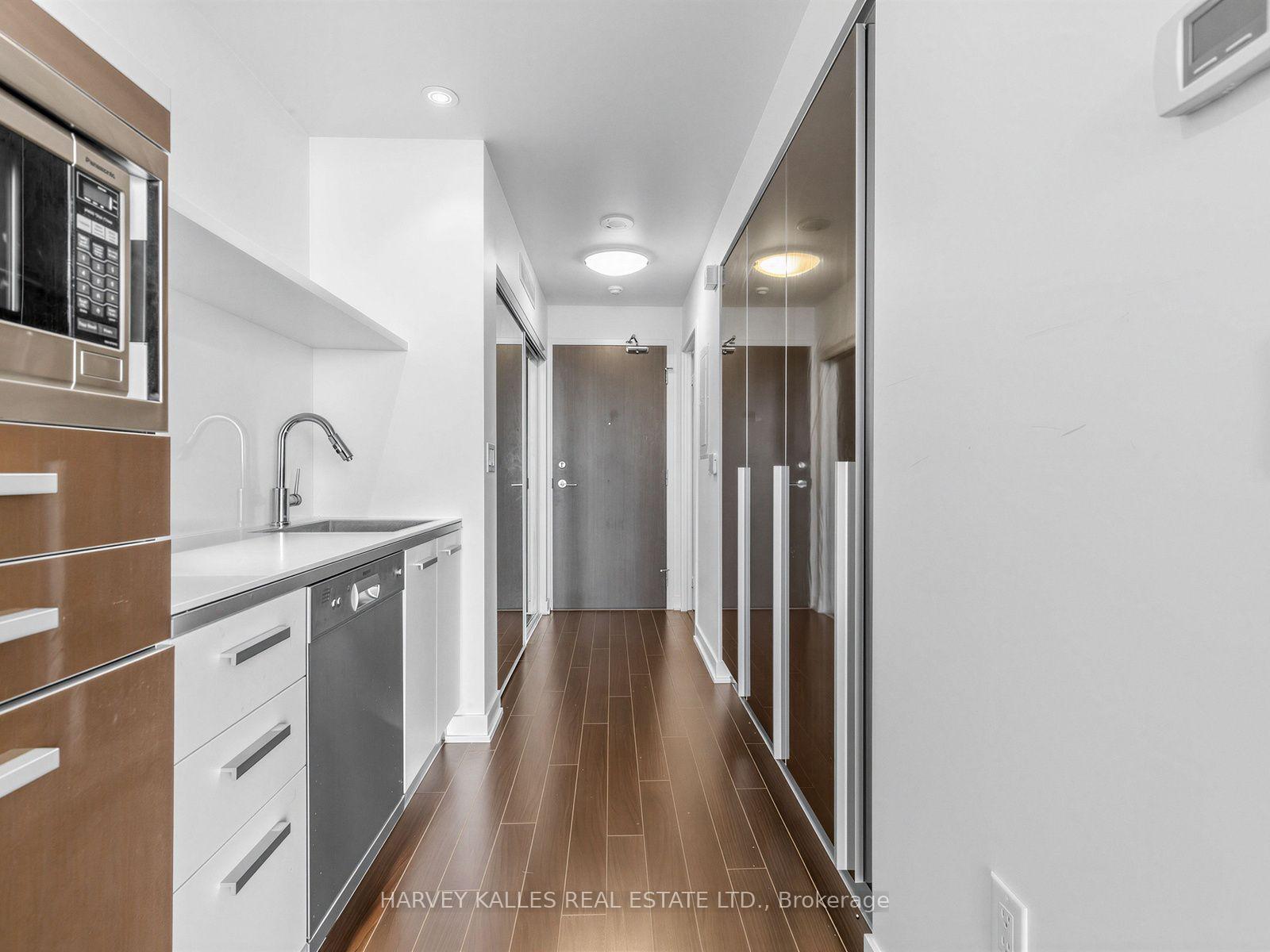 38 Dan Leckie Way 3002, Toronto Unit: 3002