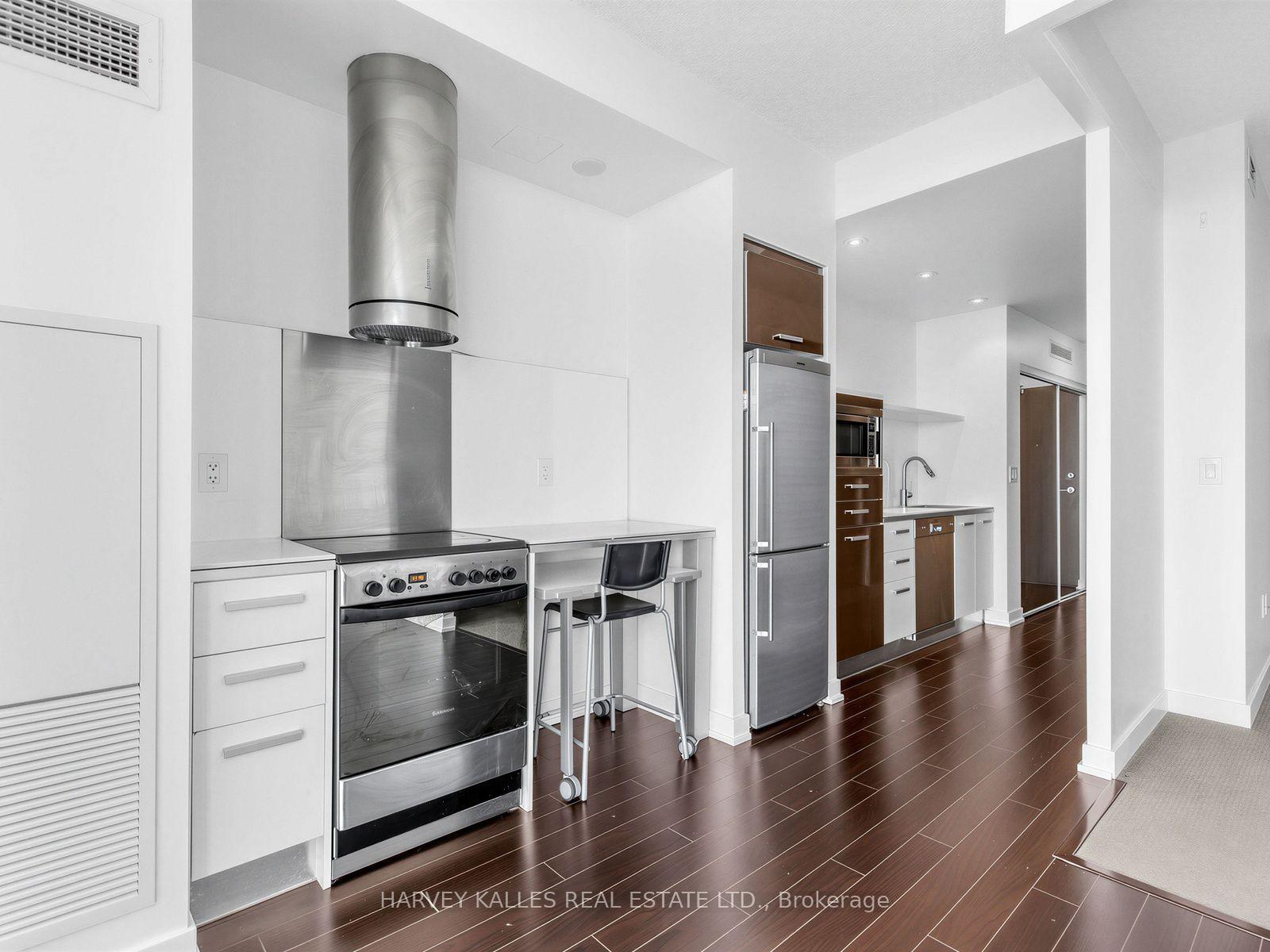 38 Dan Leckie Way 3002, Toronto Unit: 3002