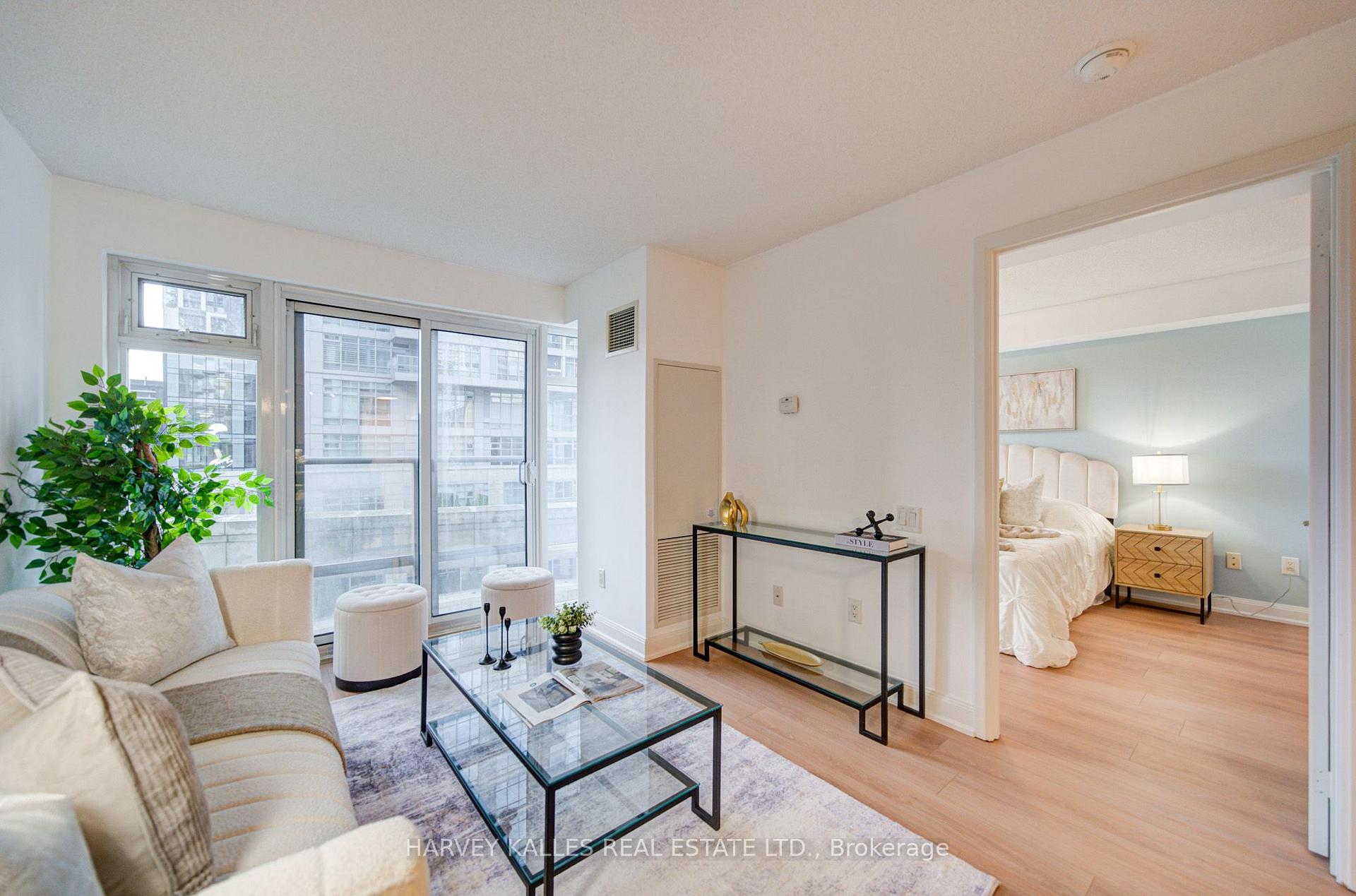 2191 Yonge Street 504, Toronto Unit: 504