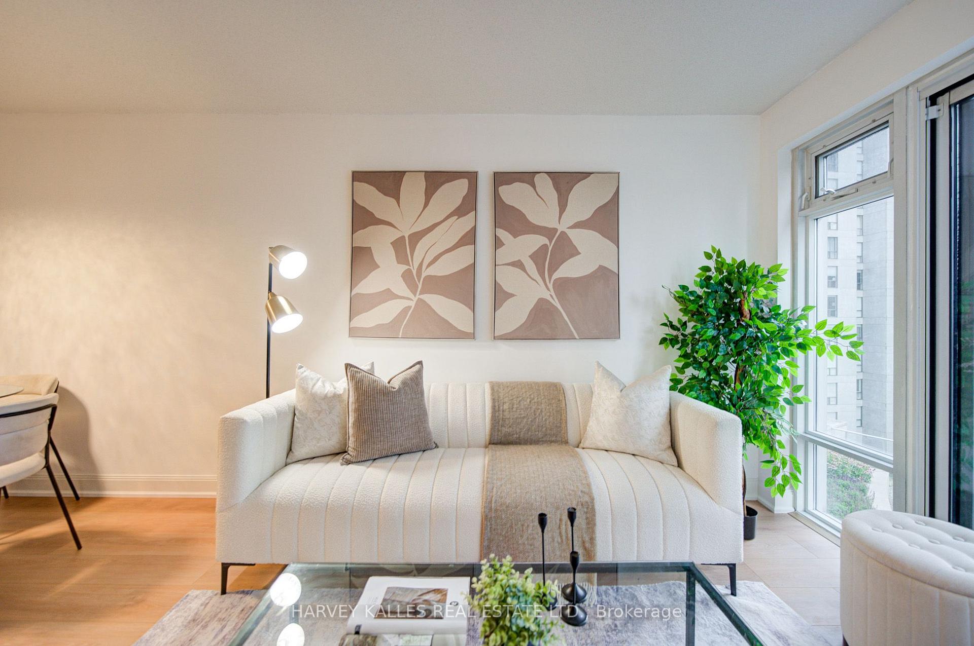 2191 Yonge Street 504, Toronto Unit: 504