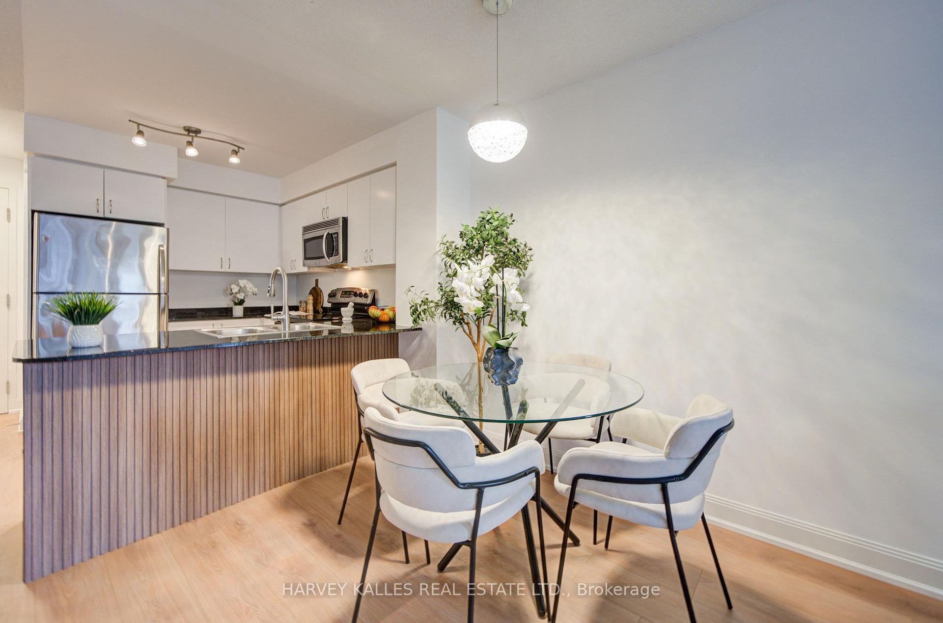 2191 Yonge Street 504, Toronto Unit: 504