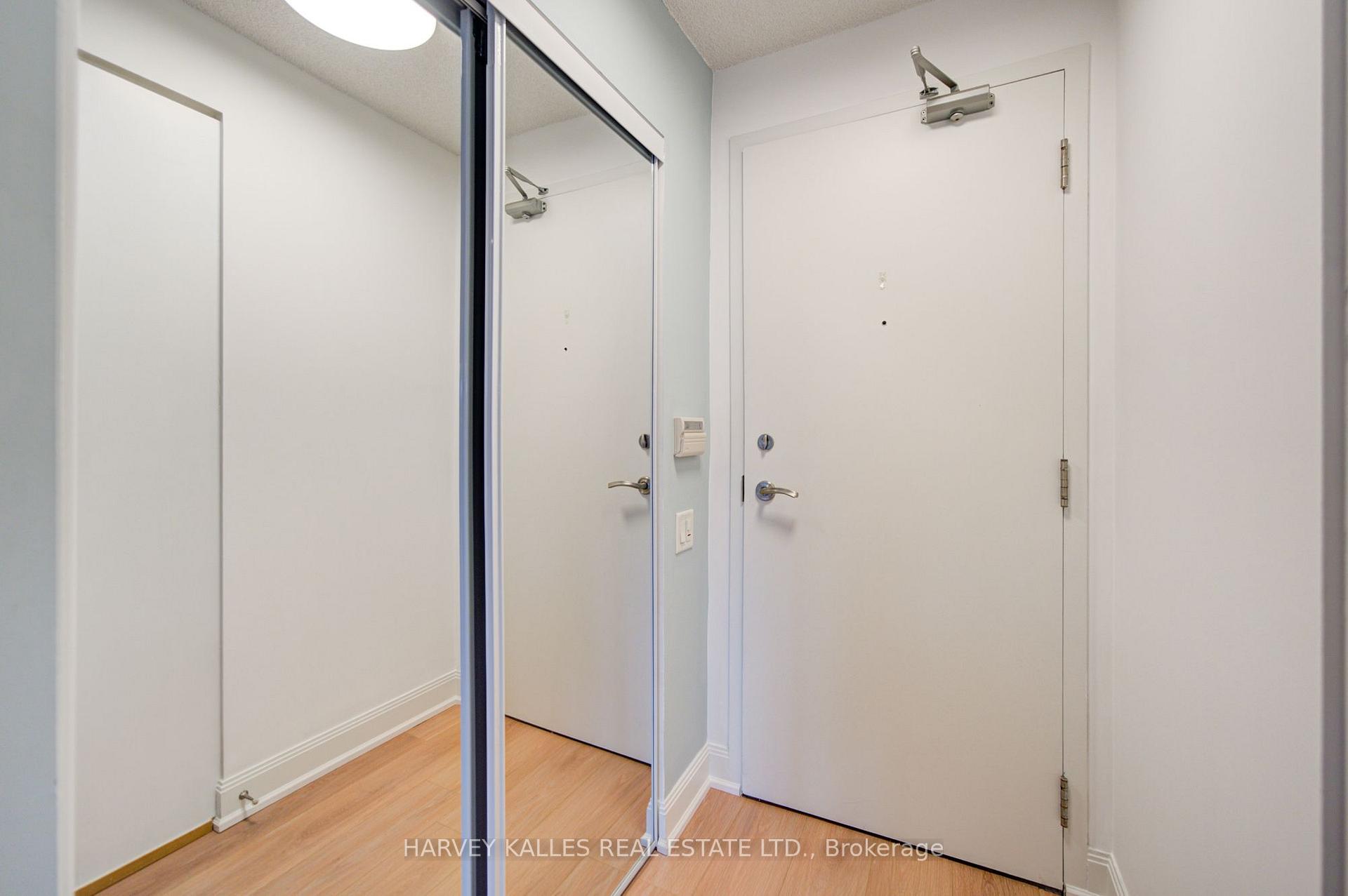 2191 Yonge Street 504, Toronto Unit: 504