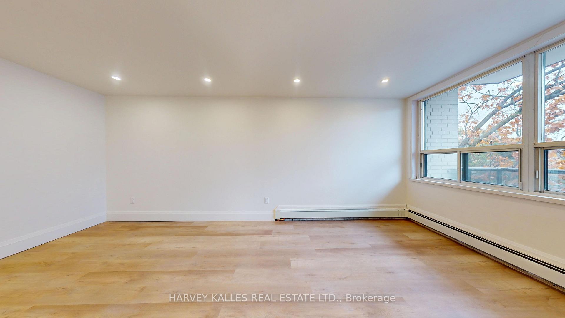 1 Marquette Avenue 14, Toronto Unit: 14