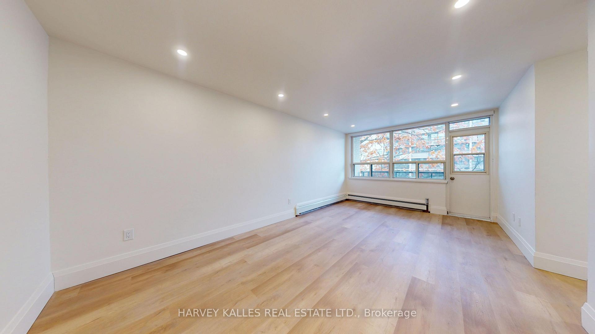 1 Marquette Avenue 14, Toronto Unit: 14