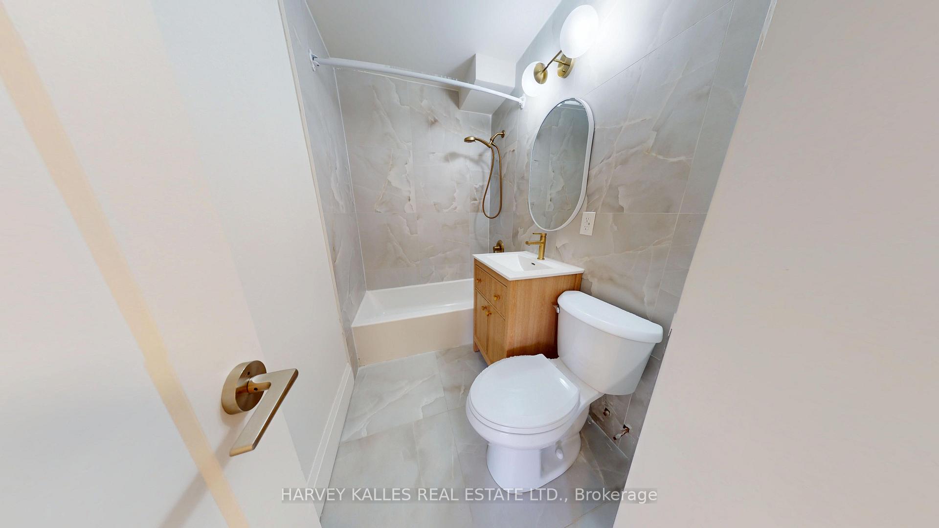 1 Marquette Avenue 14, Toronto Unit: 14