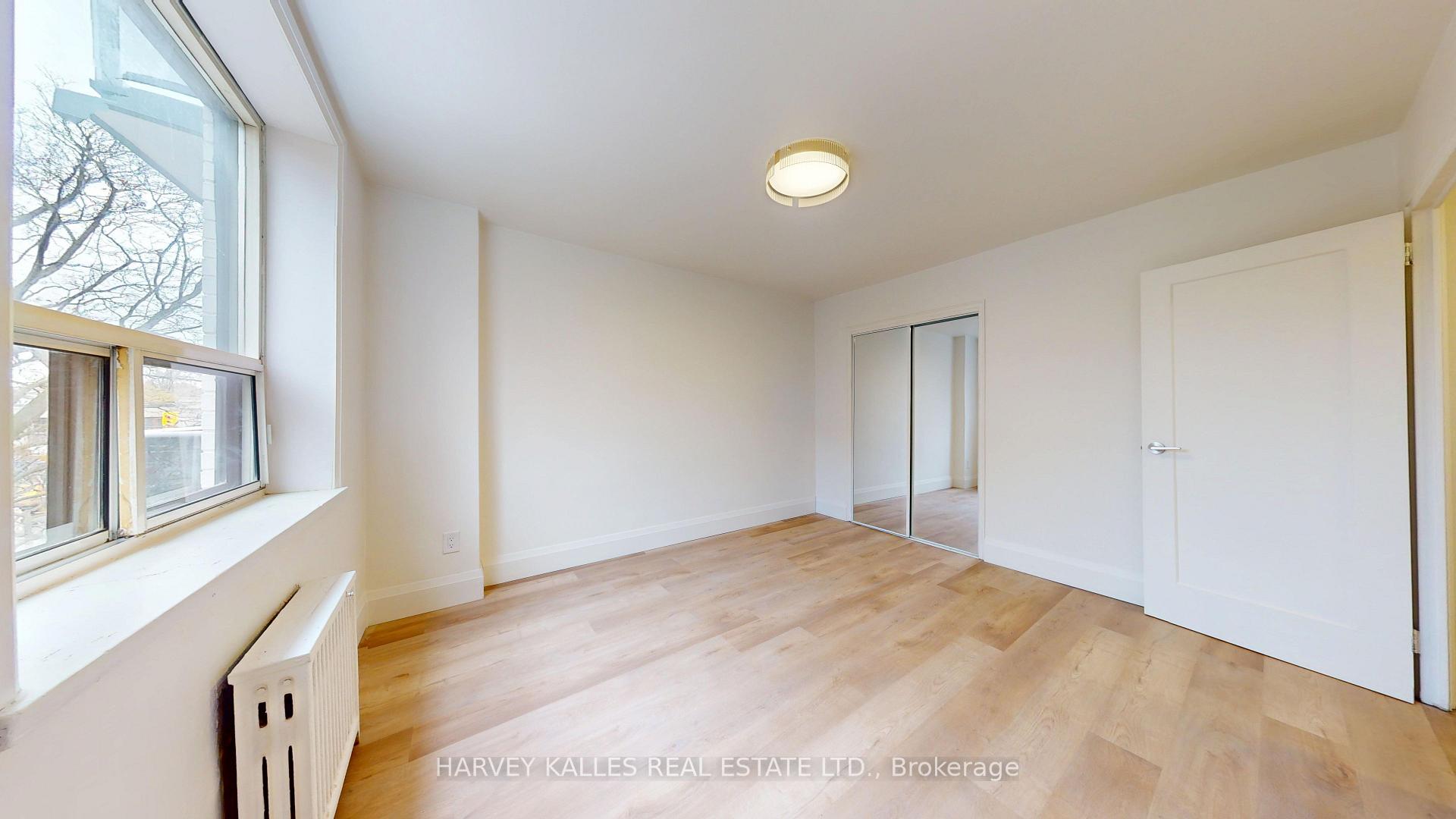 1 Marquette Avenue 14, Toronto Unit: 14