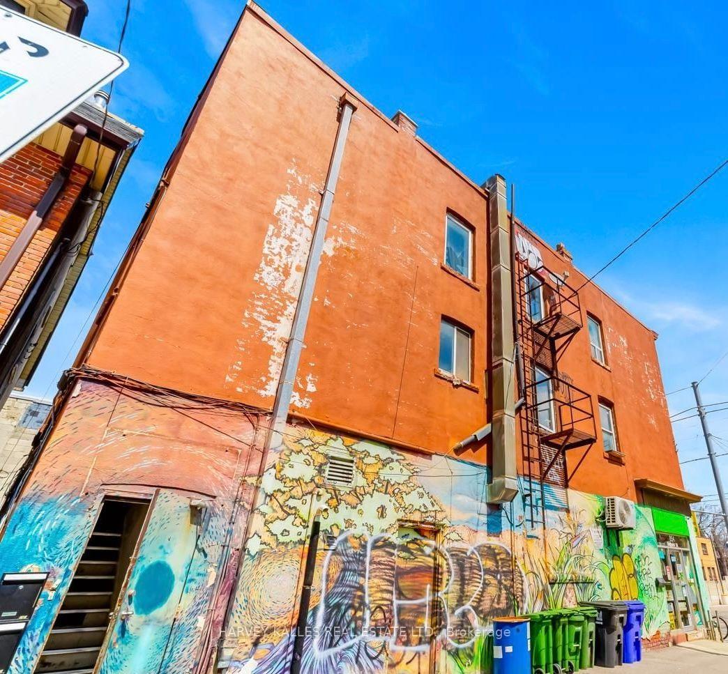 854 Bathurst Street, Toronto