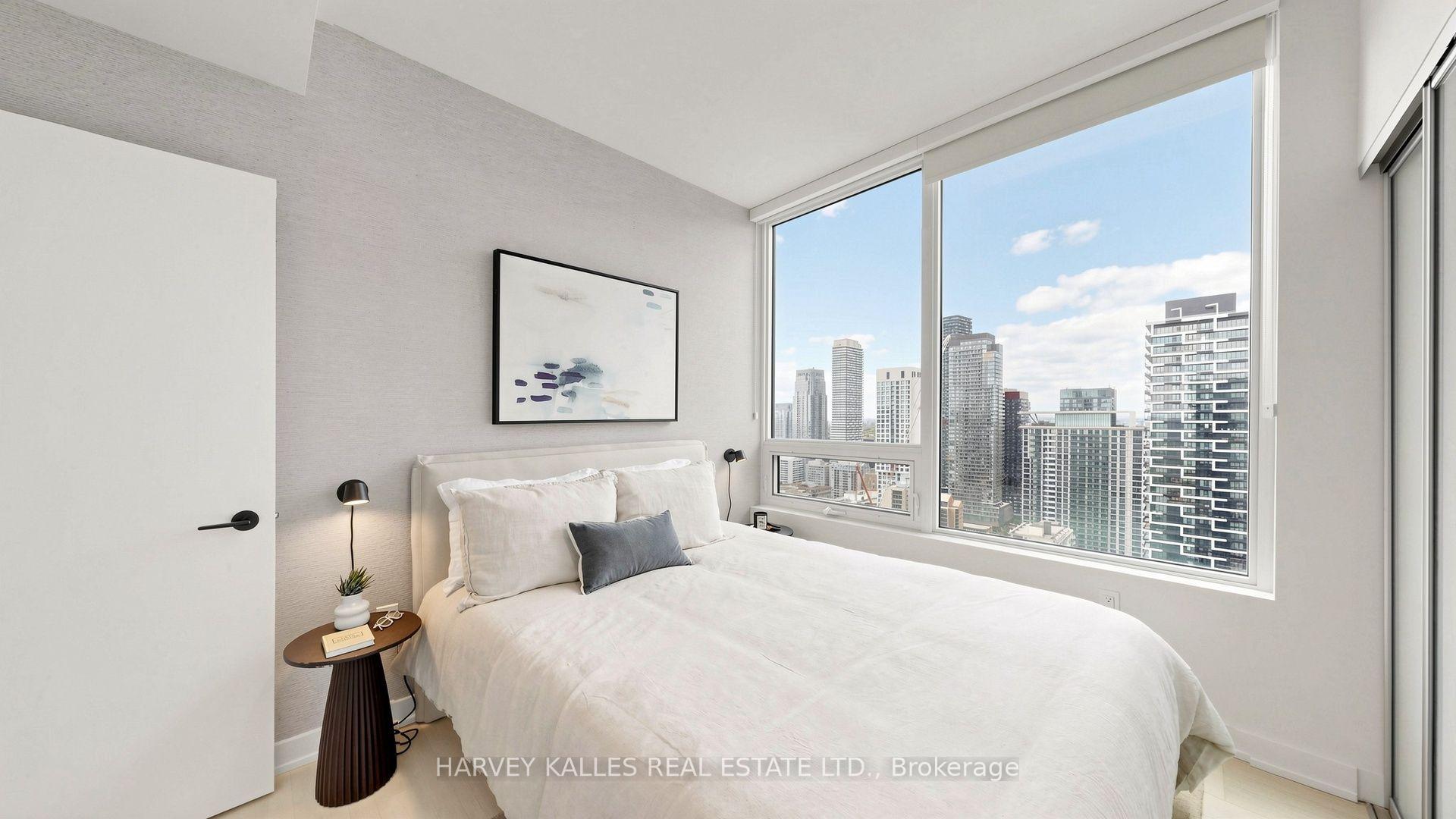 127 Broadway Avenue 3302, Toronto Unit: 3302