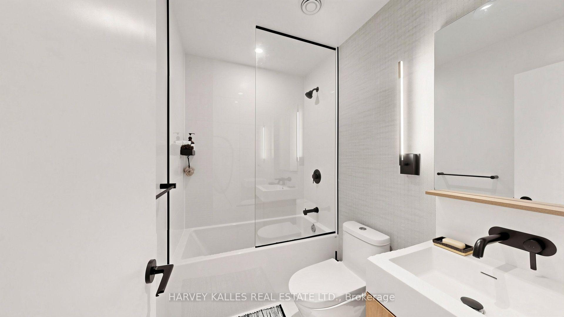 127 Broadway Avenue 3302, Toronto Unit: 3302