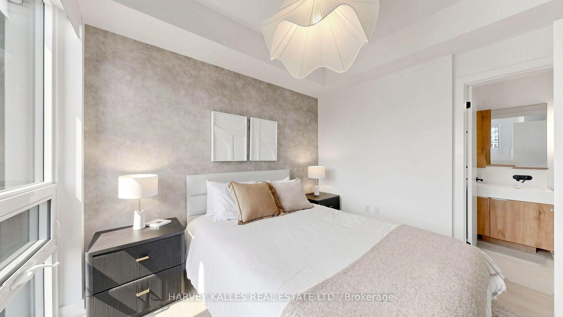 127 Broadway Avenue 3302, Toronto Unit: 3302
