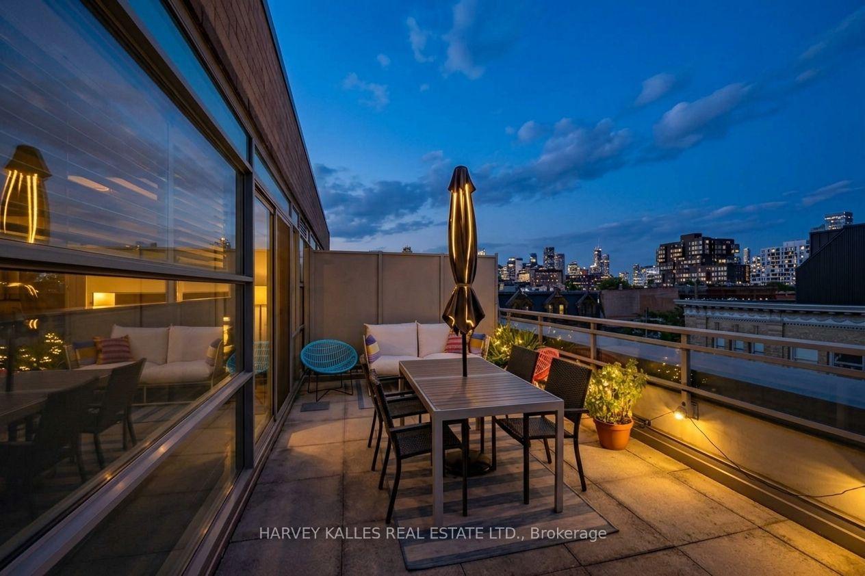 156 Portland Street 309, Toronto Unit: 309