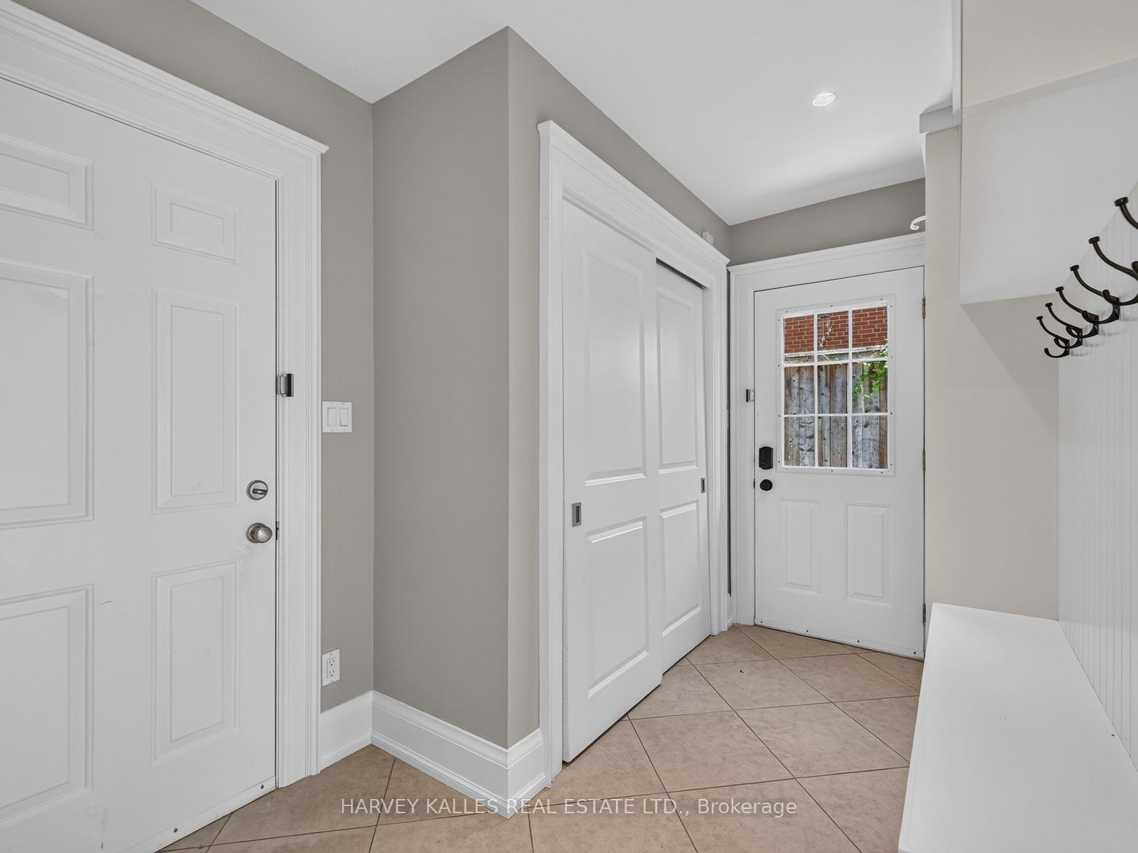 107 Stratford Crescent, Toronto