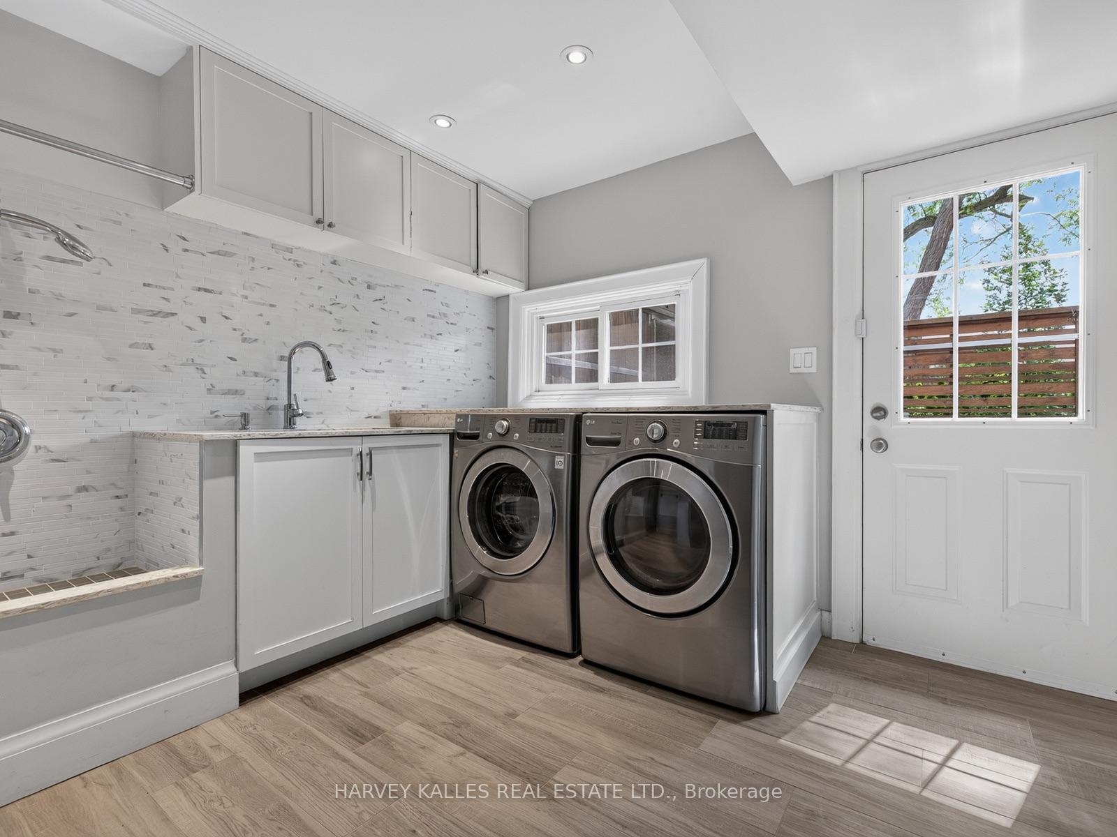 107 Stratford Crescent, Toronto