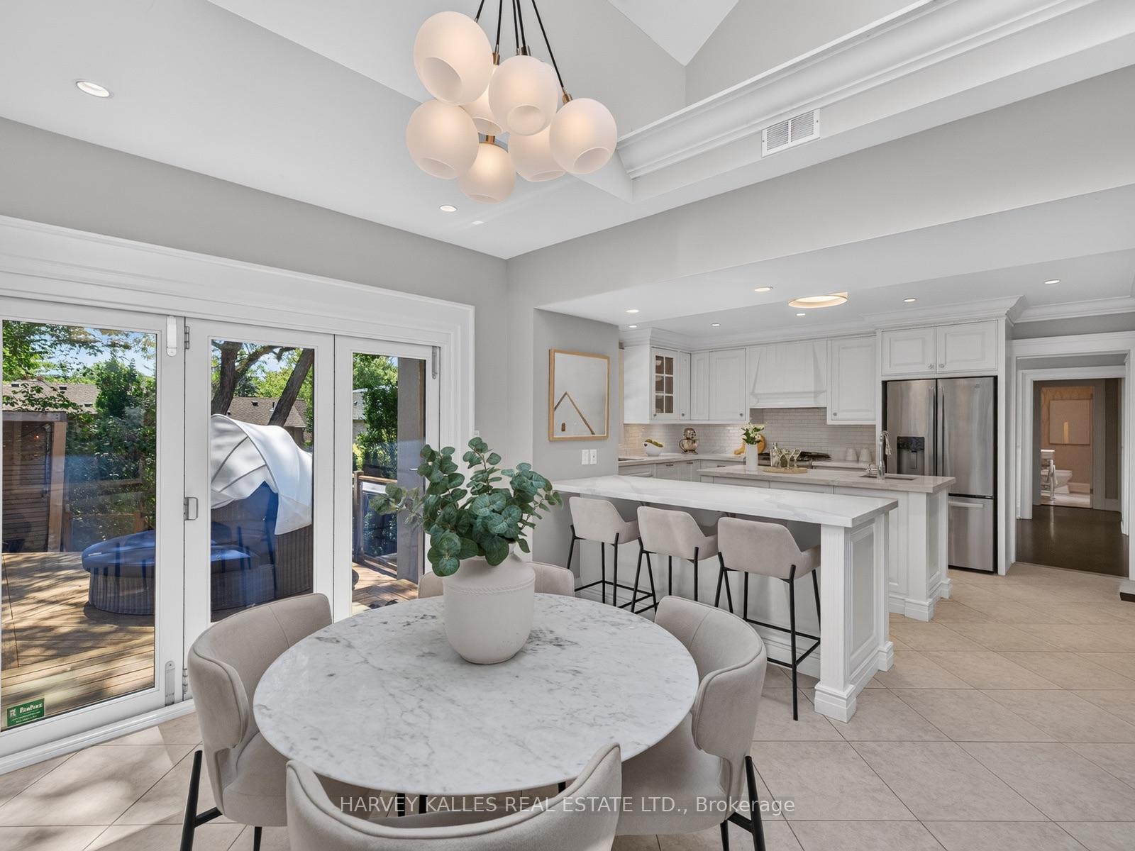 107 Stratford Crescent, Toronto