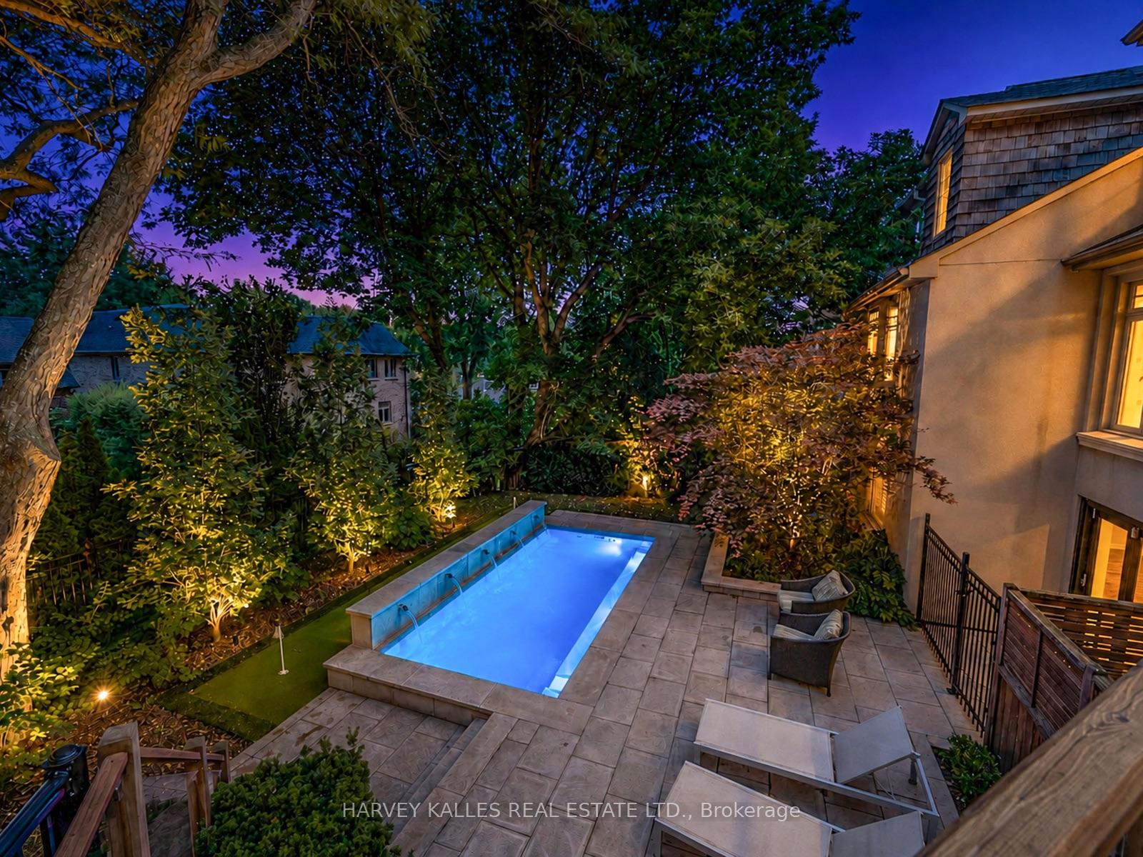 107 Stratford Crescent, Toronto