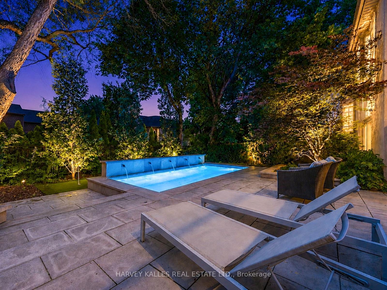 107 Stratford Crescent, Toronto