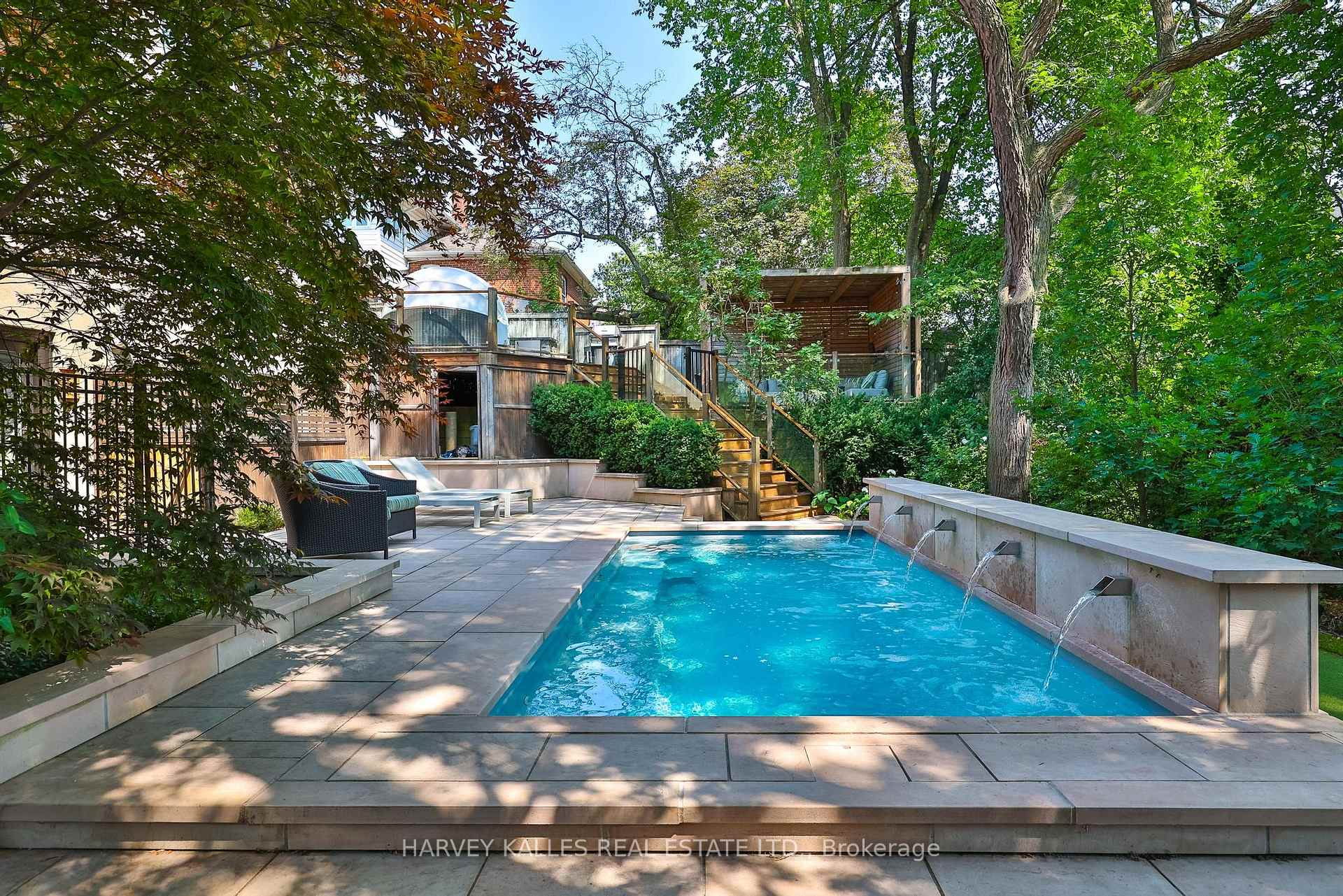 107 Stratford Crescent, Toronto