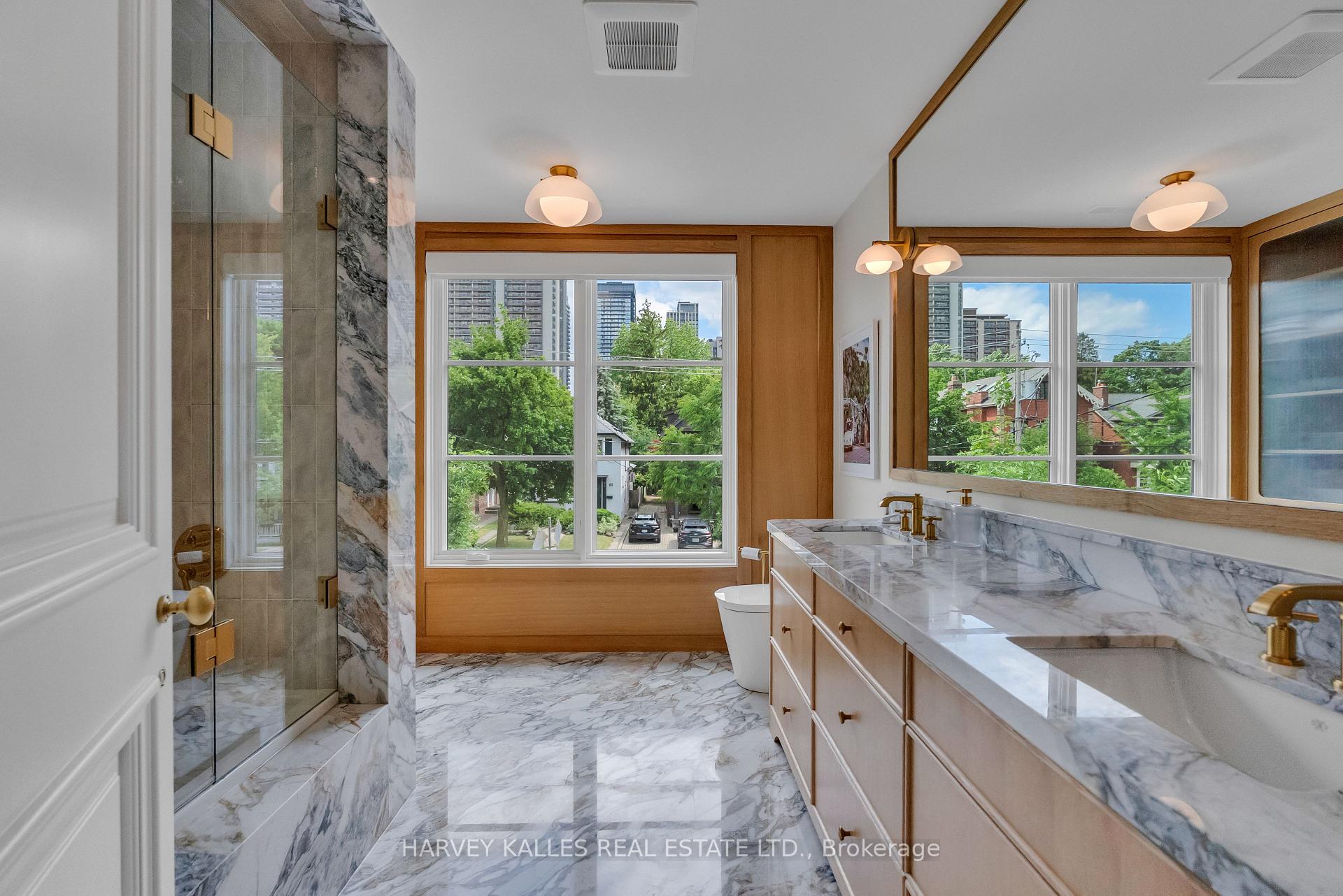 82 Sherwood Avenue, Toronto