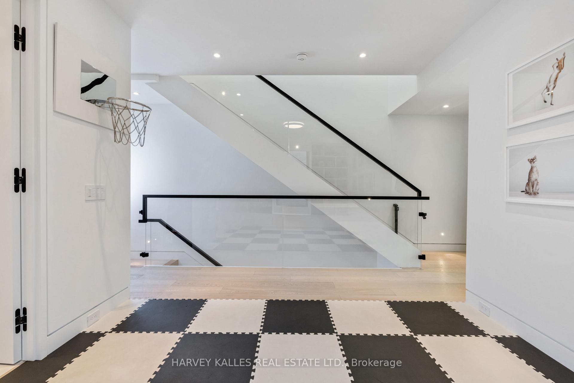 40 Thelma Avenue, Toronto