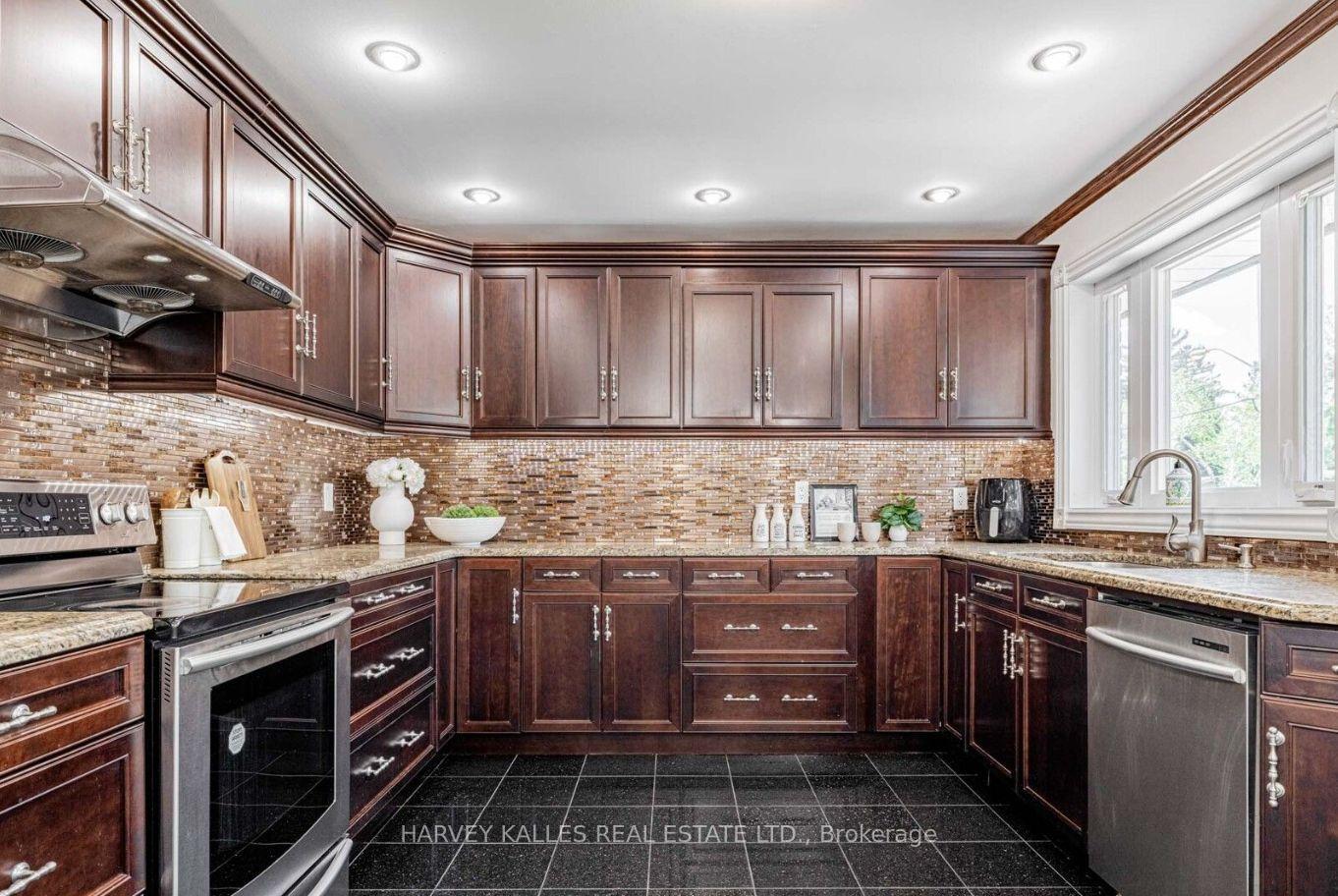 5 Parmbelle Crescent, Toronto