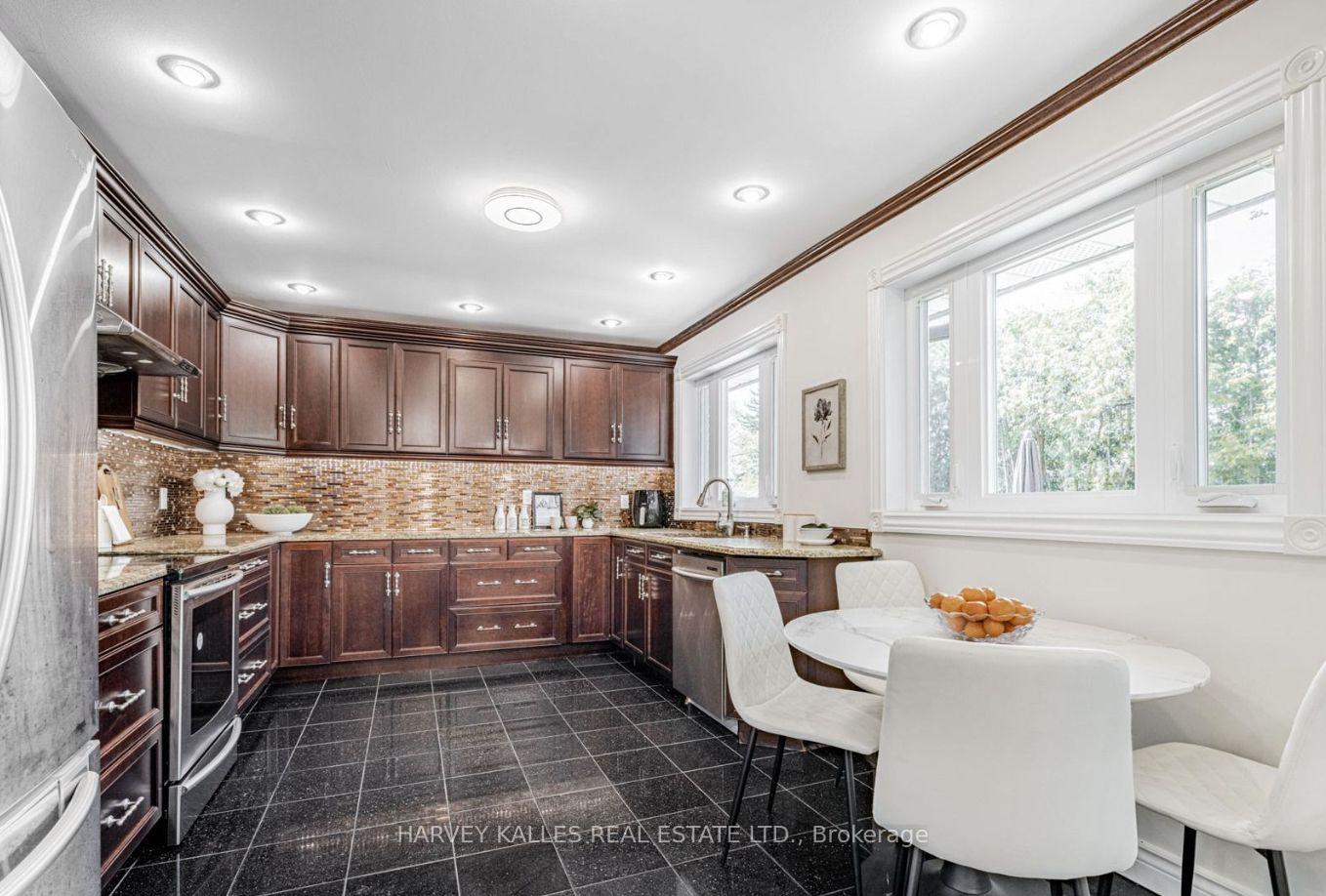 5 Parmbelle Crescent, Toronto