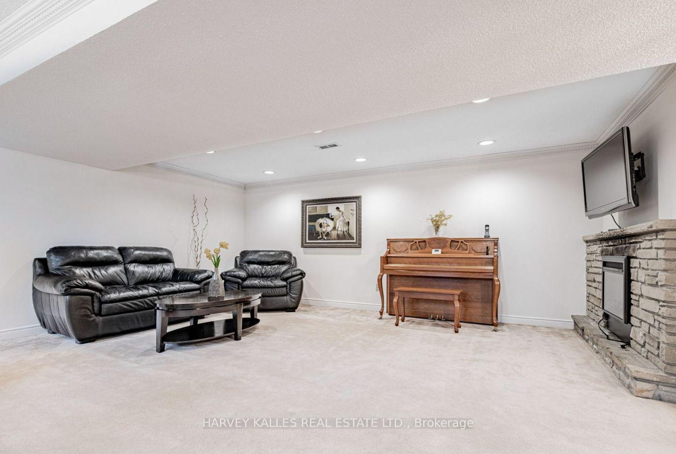 5 Parmbelle Crescent, Toronto