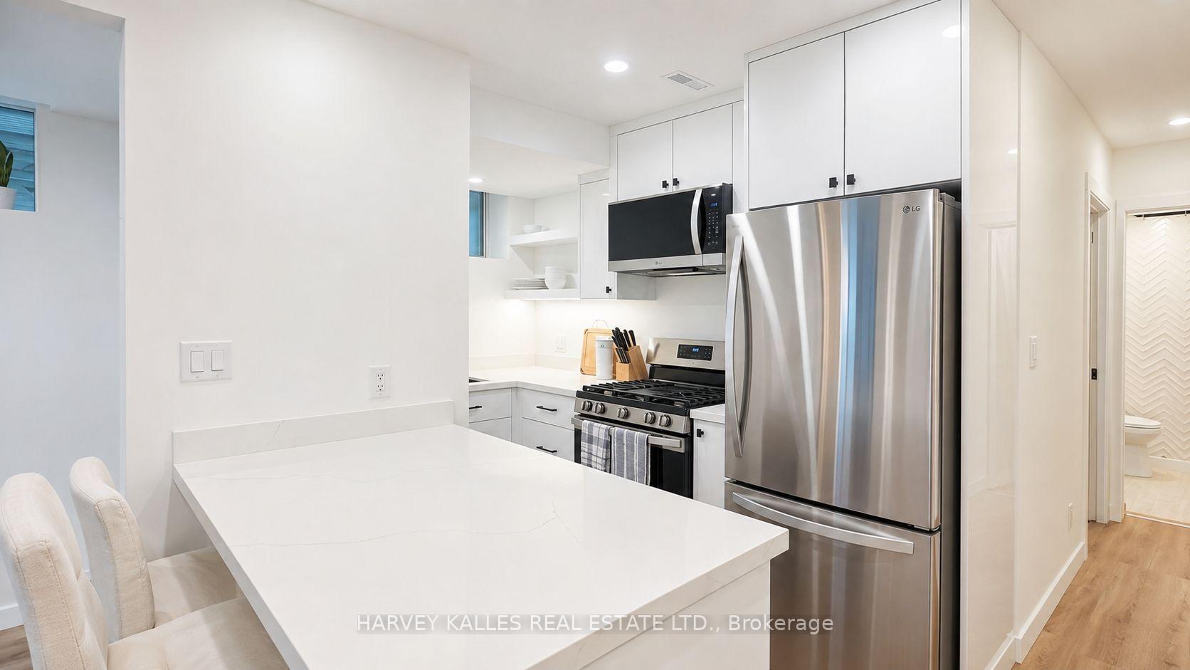 557 Crawford Street Lower, Toronto Unit: Lower
