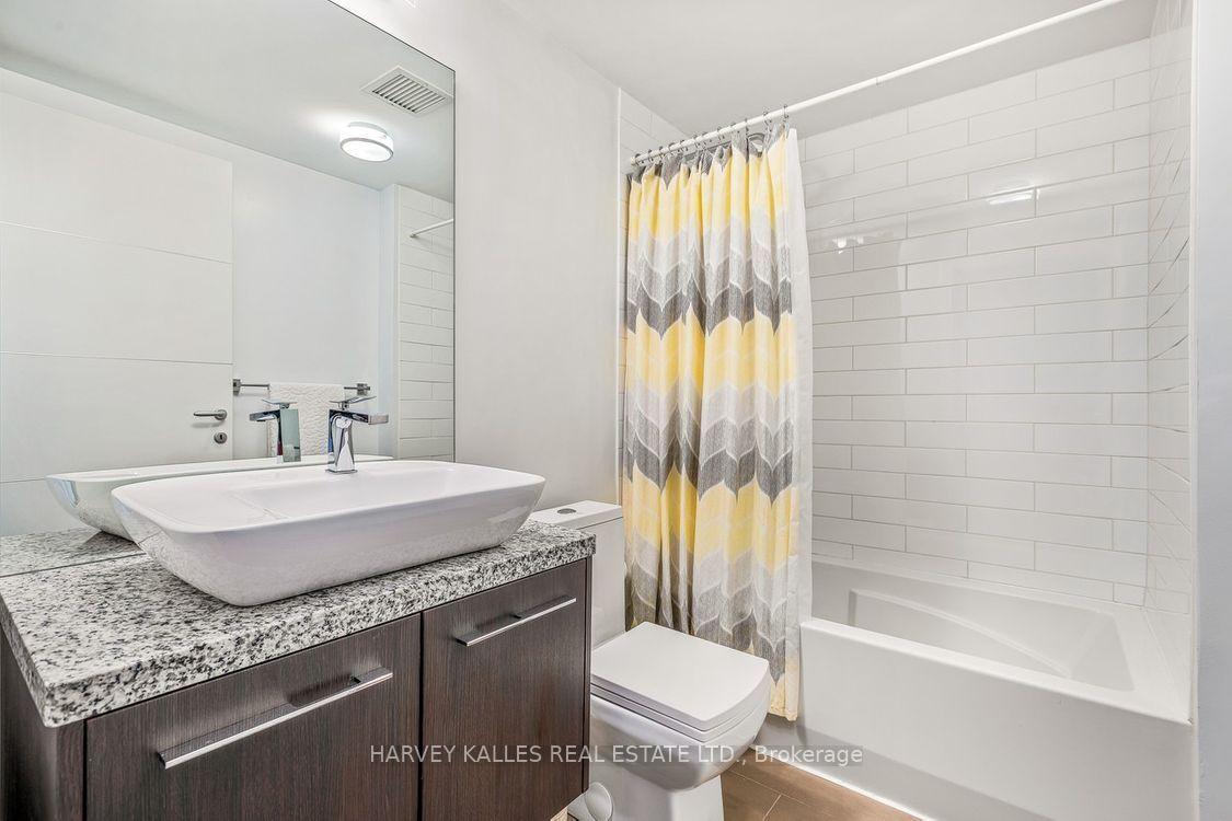 220 George Street 702, Toronto Unit: 702