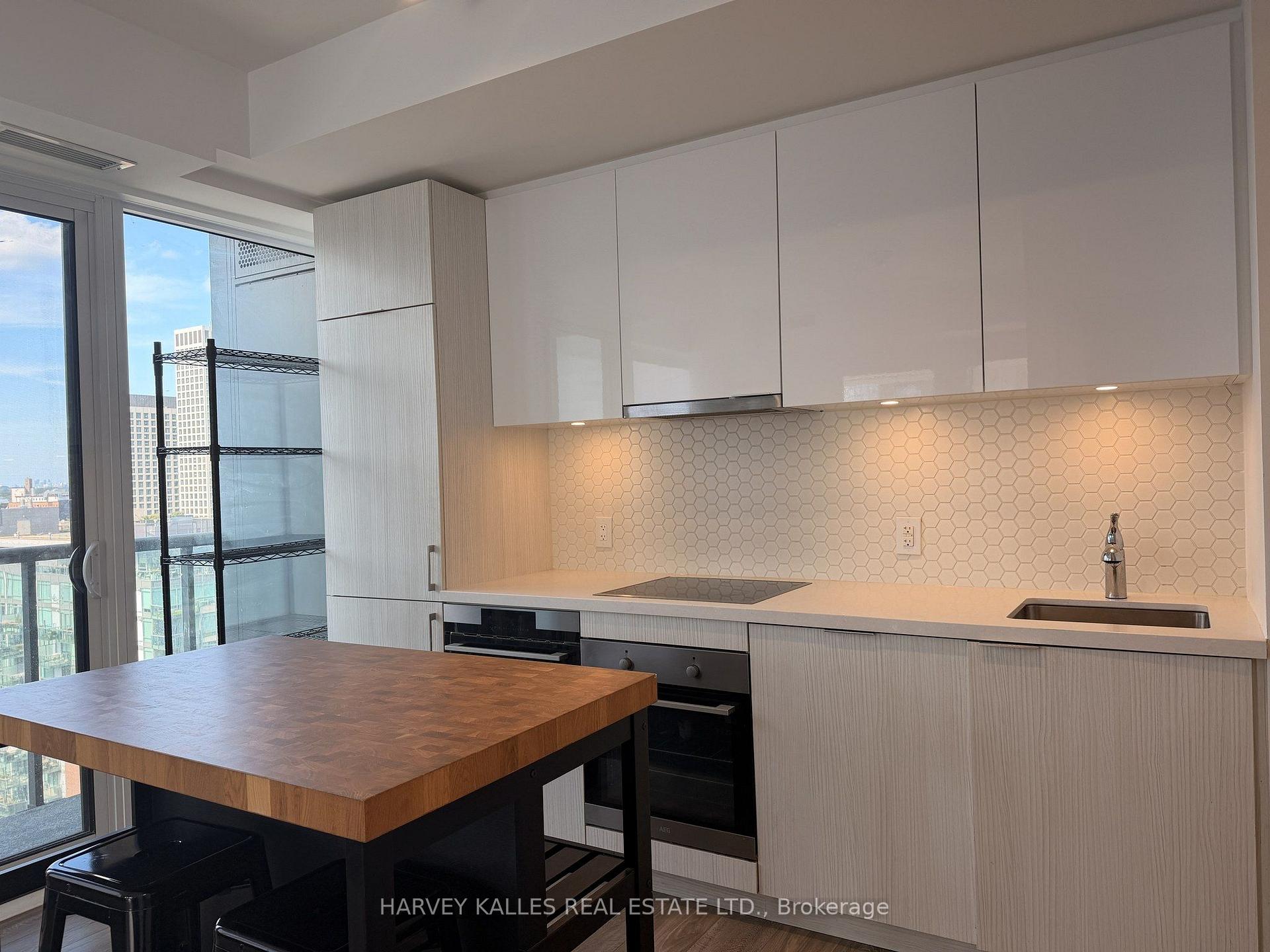 158 Front Street E 1704, Toronto Unit: 1704