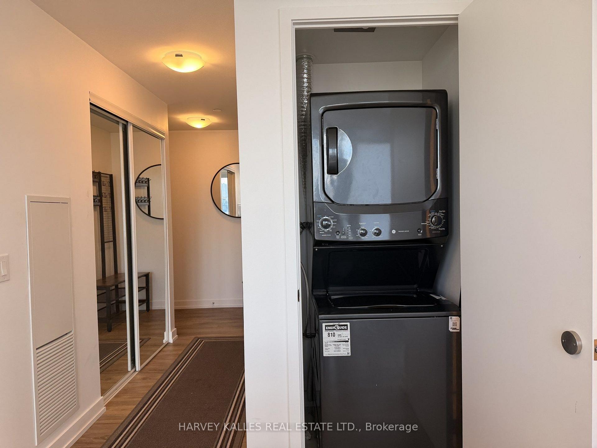 158 Front Street E 1704, Toronto Unit: 1704