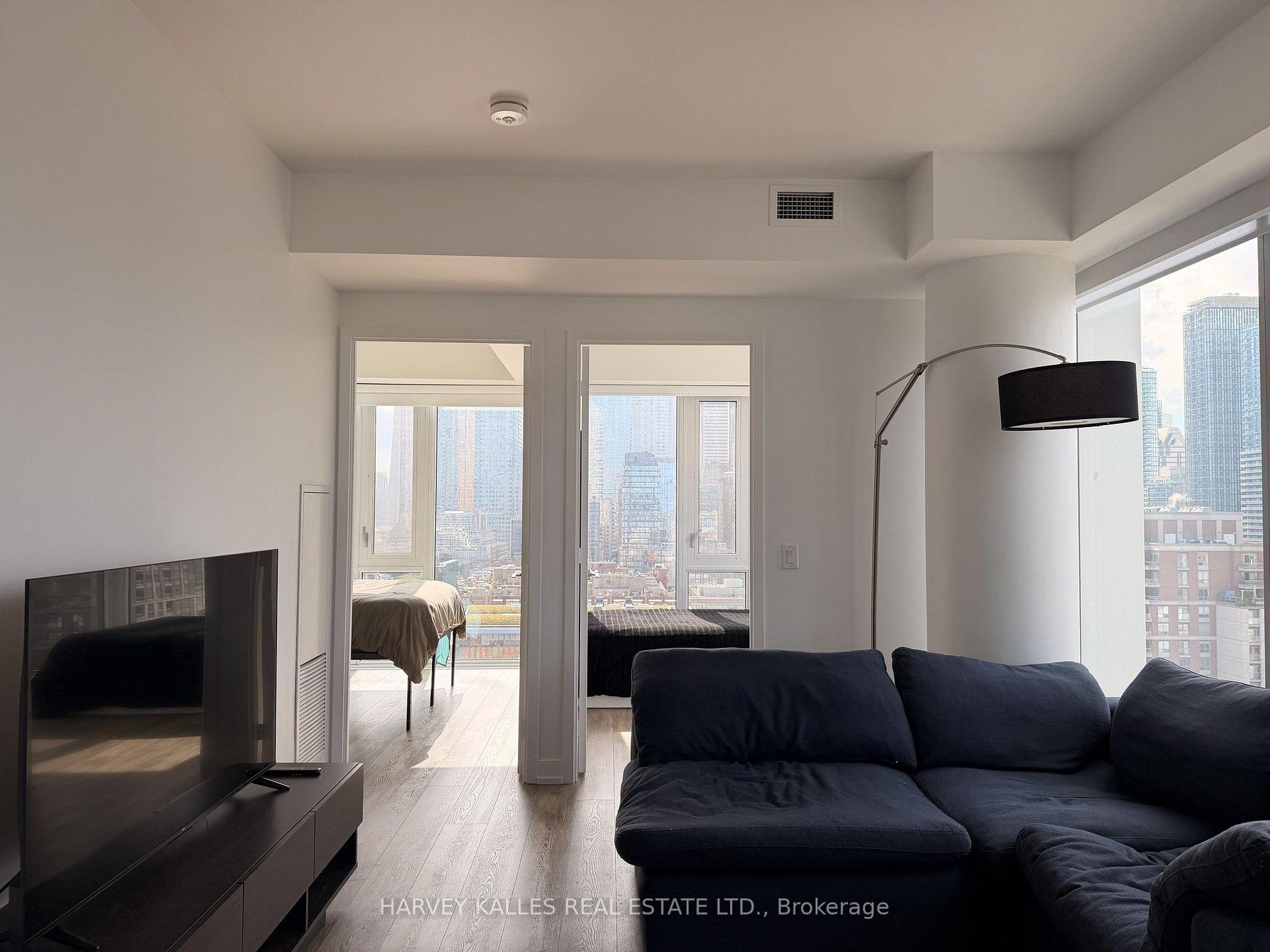 158 Front Street E 1704, Toronto Unit: 1704