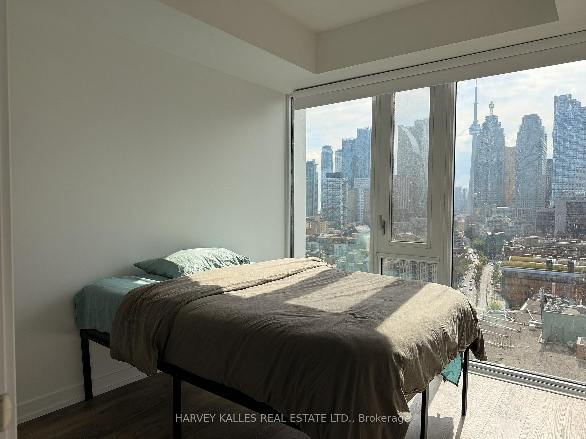 158 Front Street E 1704, Toronto Unit: 1704