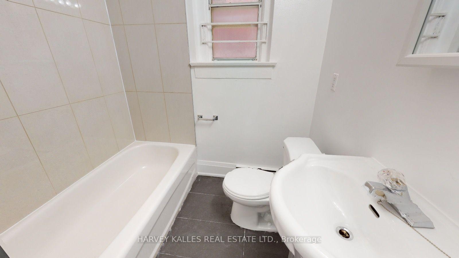 1065 Bathurst Street 2, Toronto Unit: 2