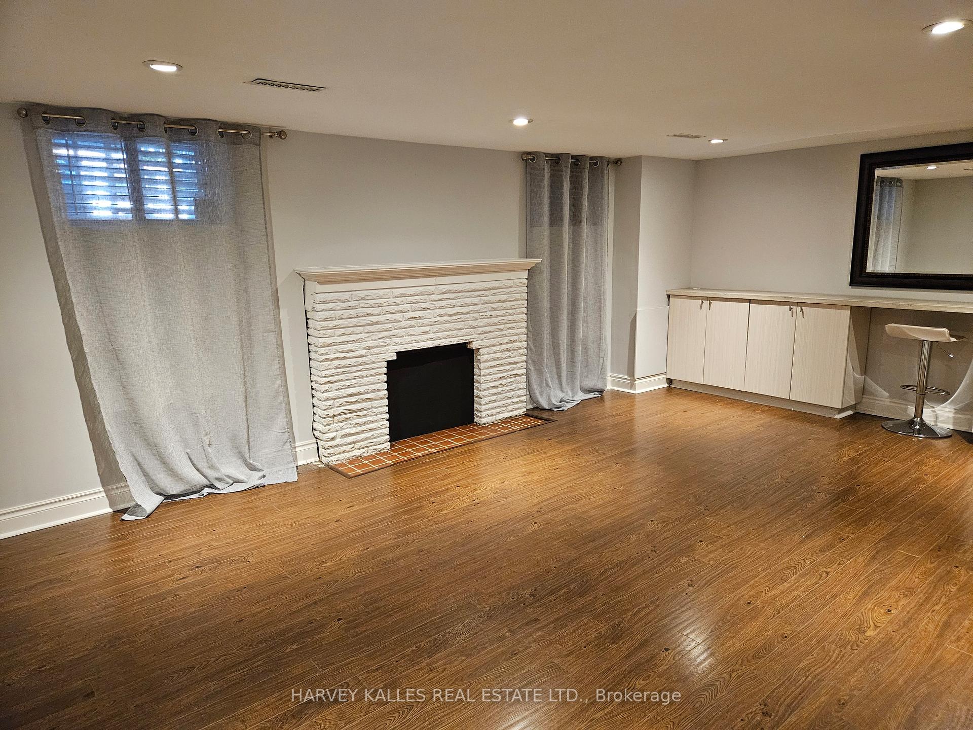 85 Lanark Avenue Lower, Toronto Unit: Lower