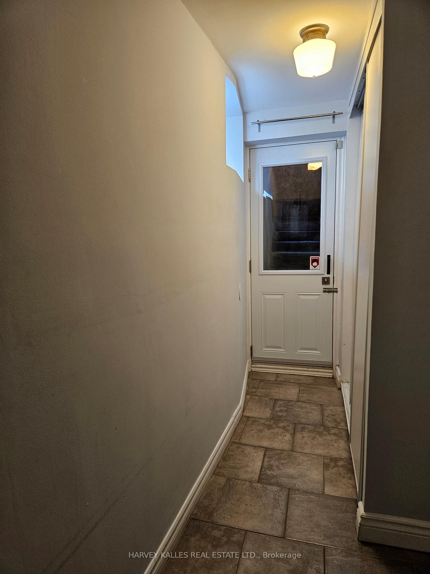 85 Lanark Avenue Lower, Toronto Unit: Lower