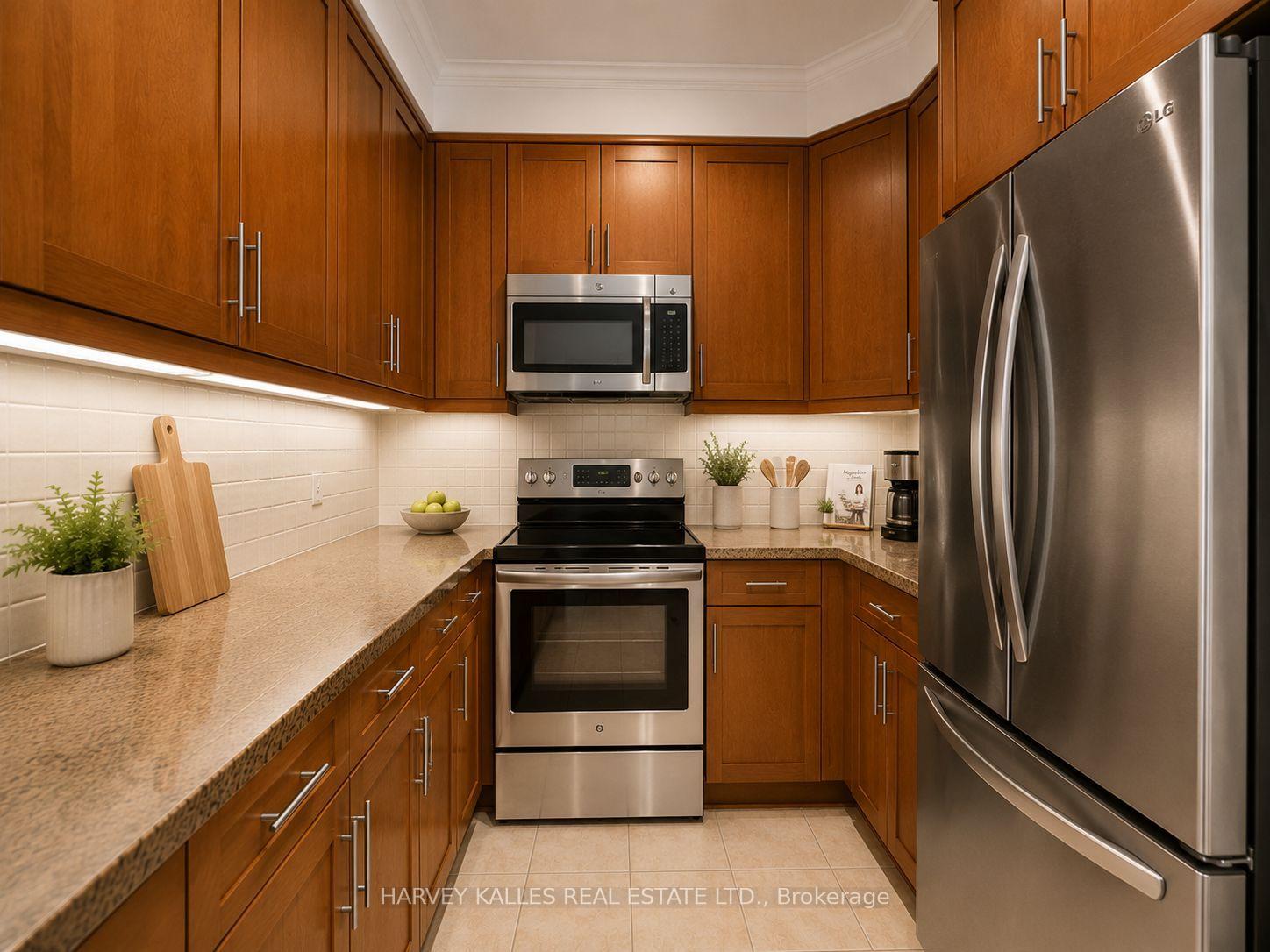 38 William Carson Crescent 810, Toronto Unit: 810