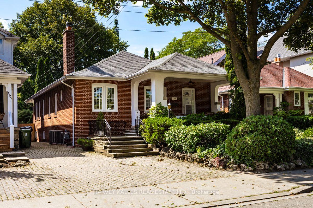 109 Old Orchard Grove, Toronto