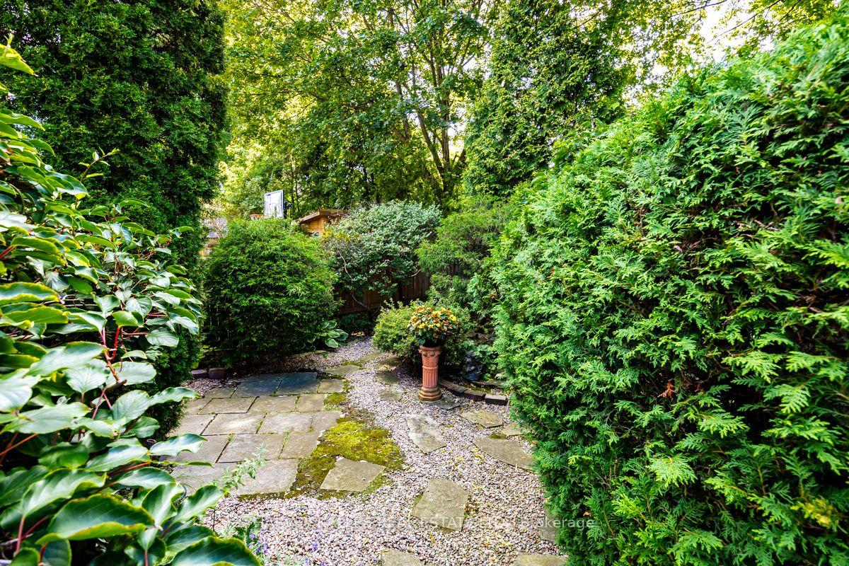 109 Old Orchard Grove, Toronto