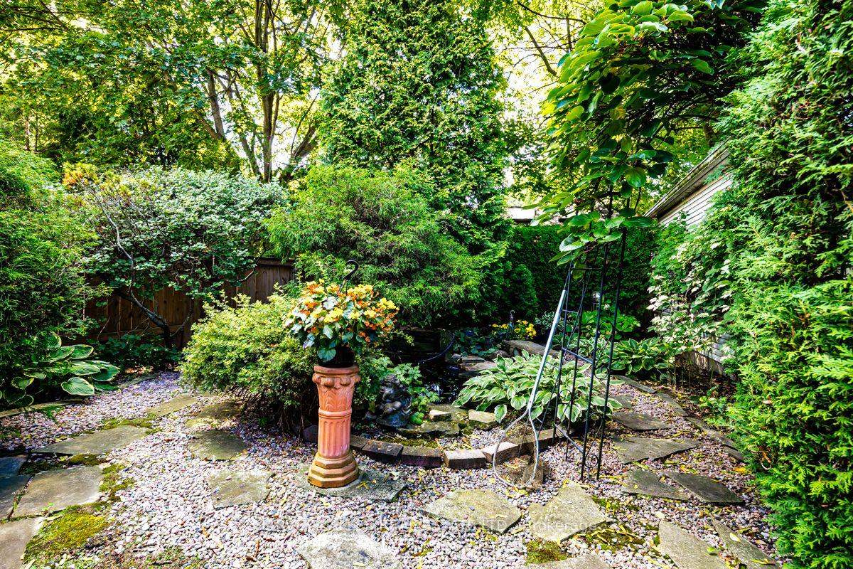 109 Old Orchard Grove, Toronto